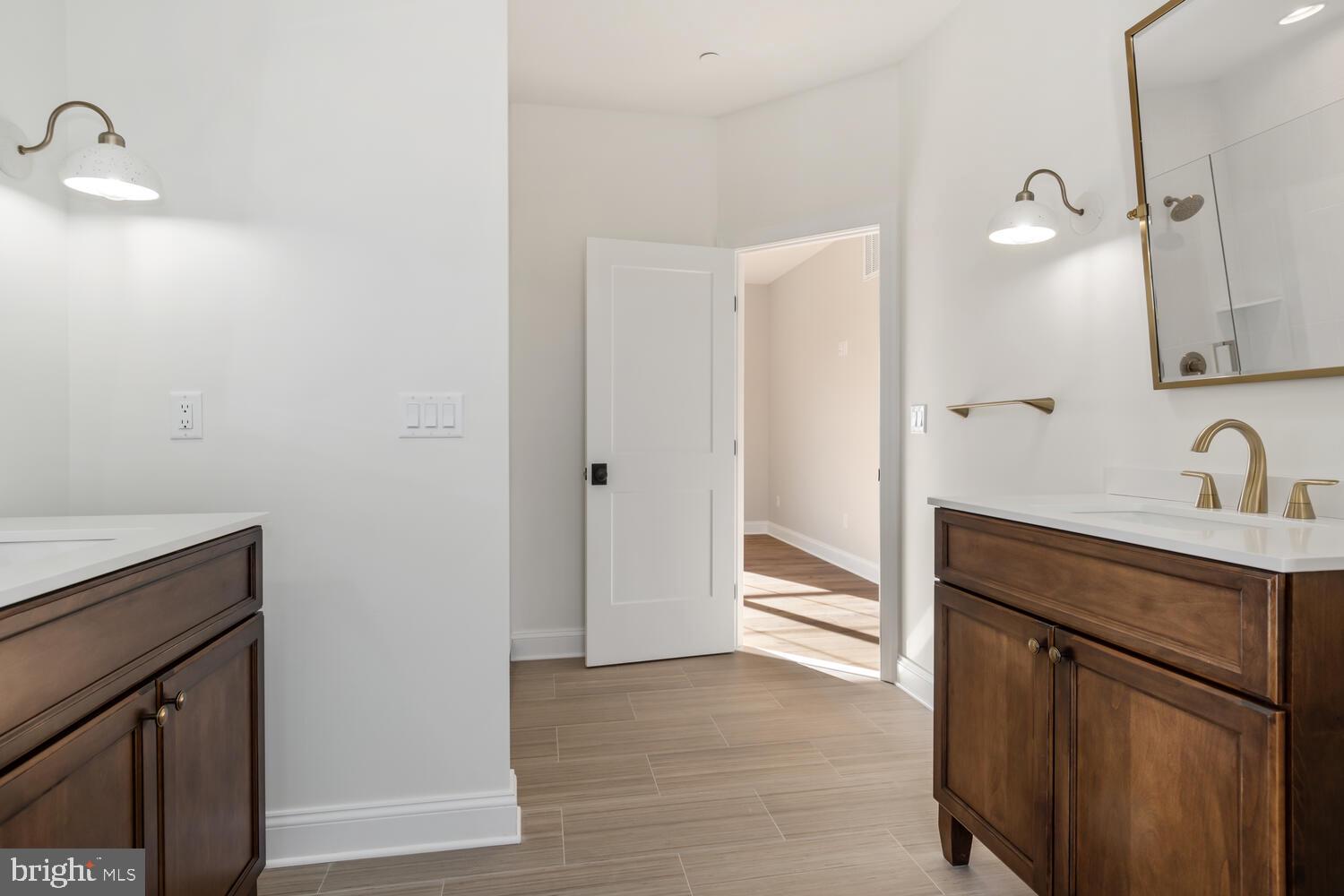 EAGLE MANOR - Residential