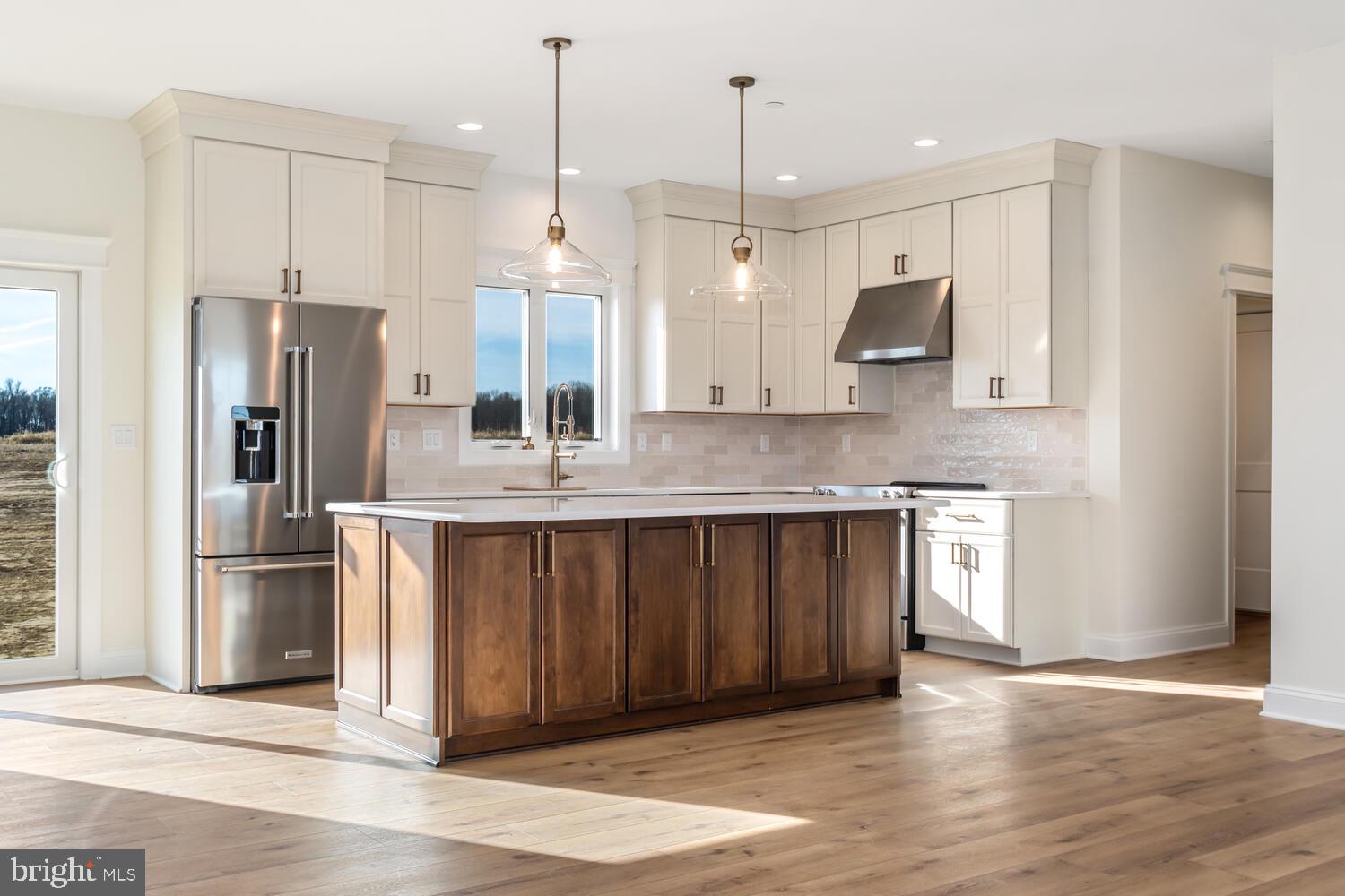 EAGLE MANOR - Residential