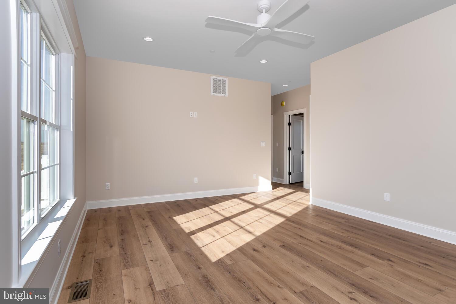 EAGLE MANOR - Residential