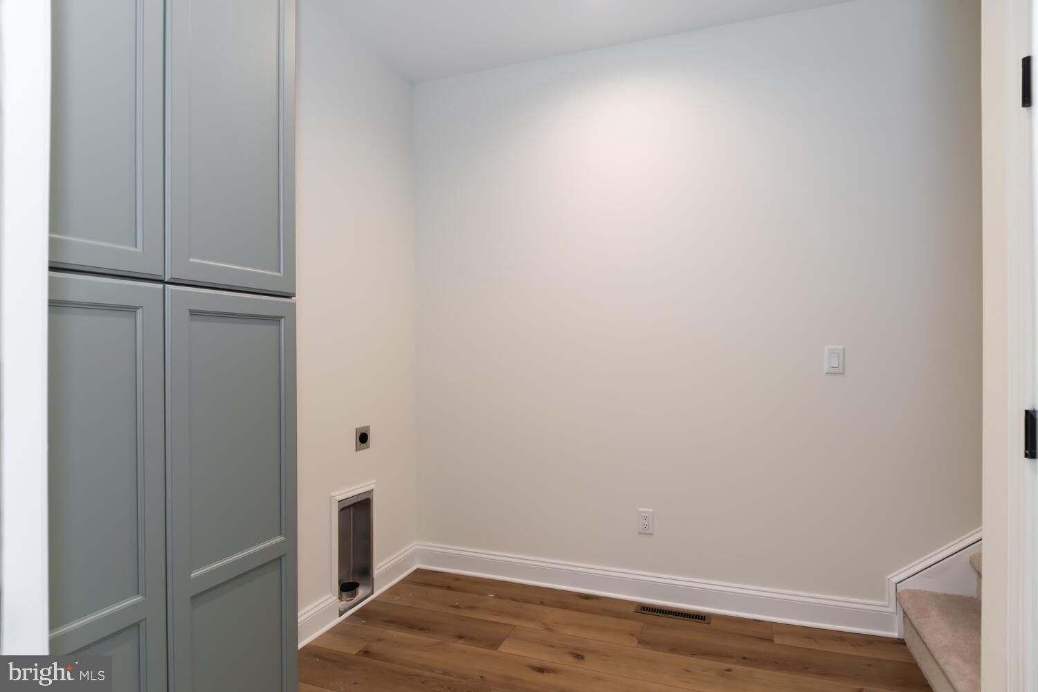 EAGLE MANOR - Residential