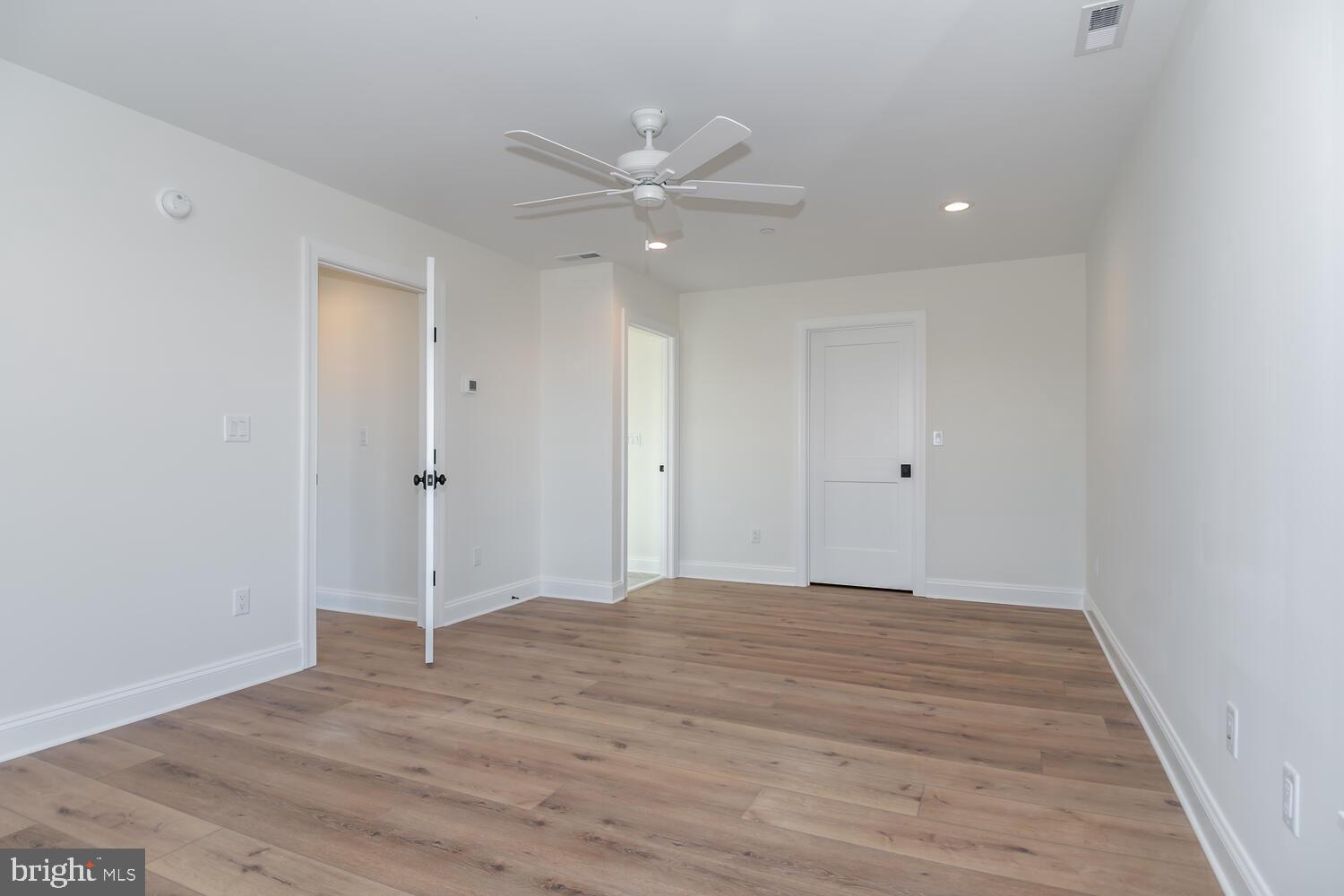 EAGLE MANOR - Residential