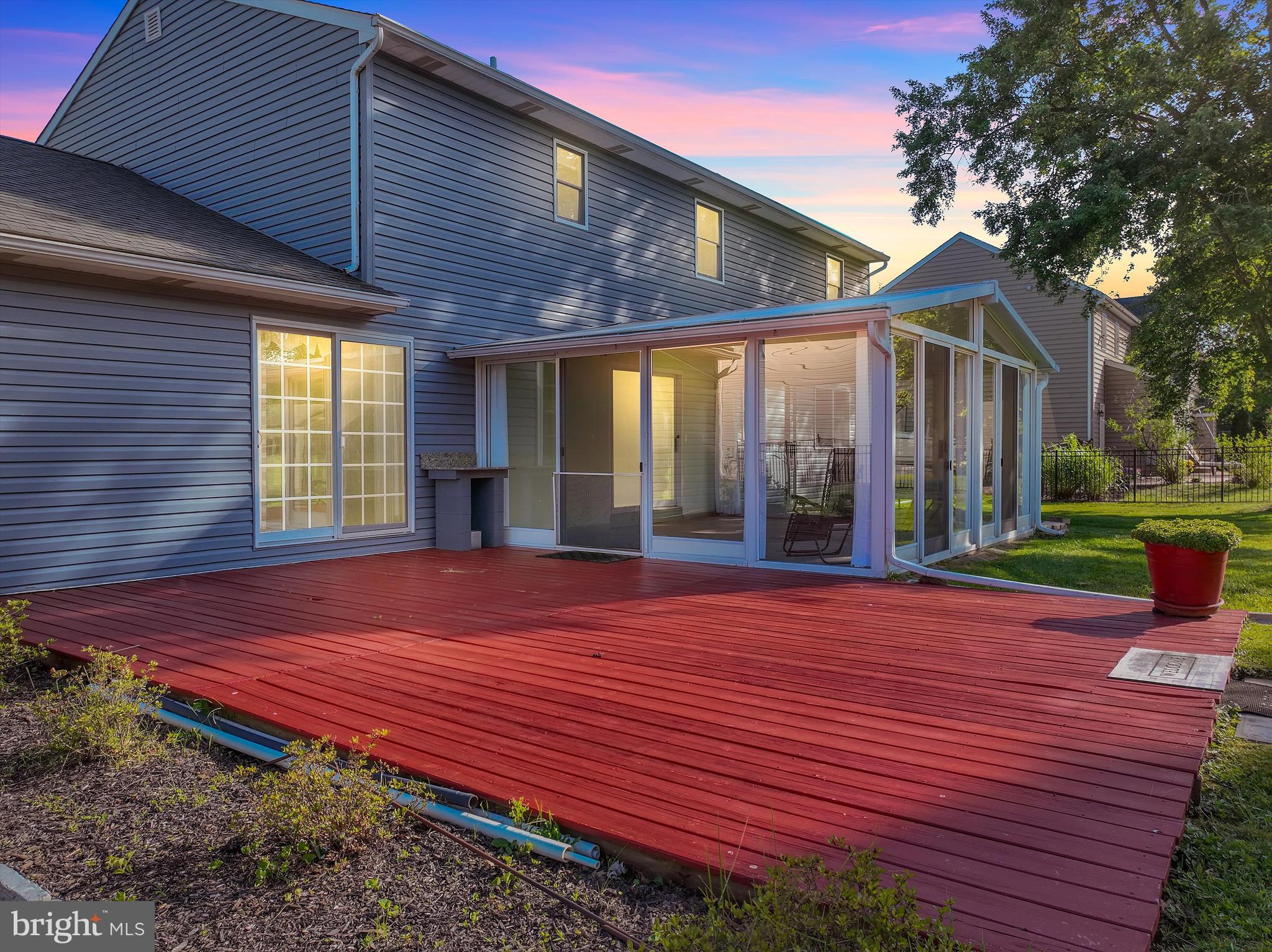 OAK WOOD EAST - Residential
