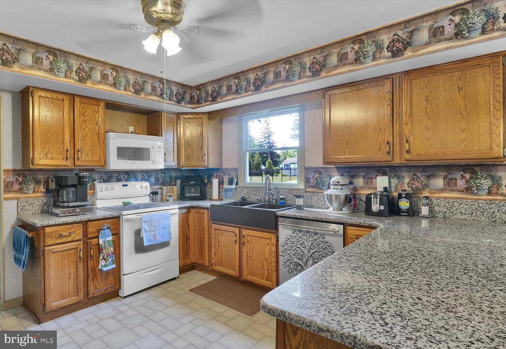 OAK WOOD EAST - Residential