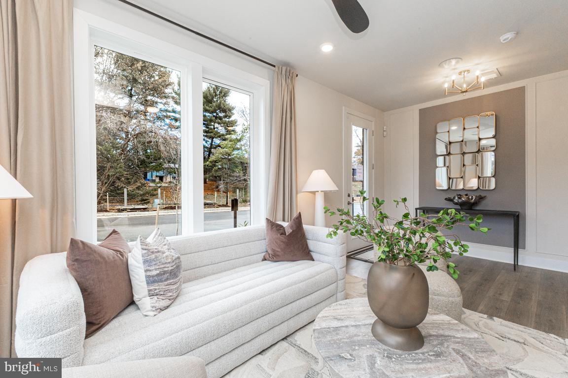 SUNSET STATION - Residential