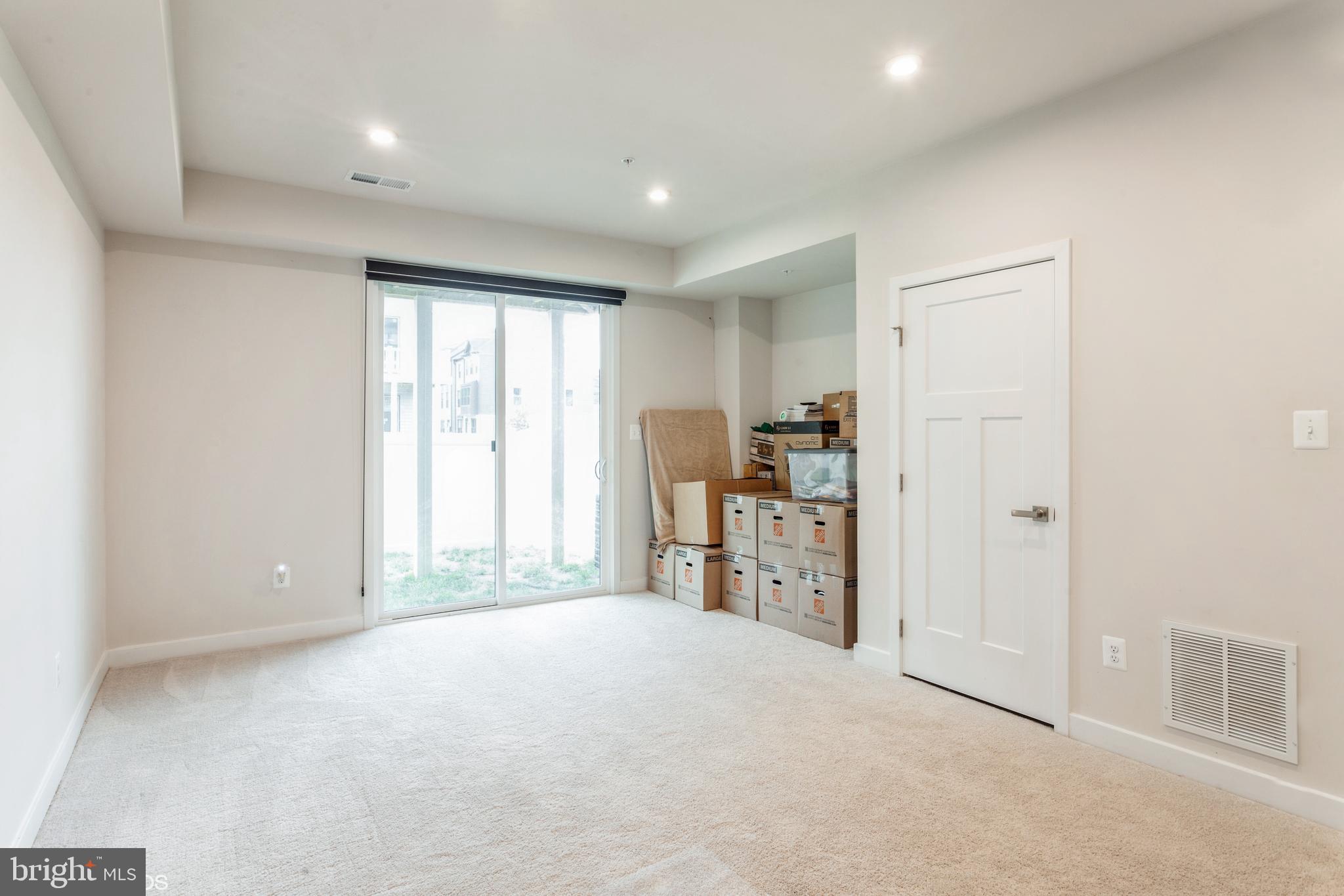 TANYARD SHORES - Residential Lease
