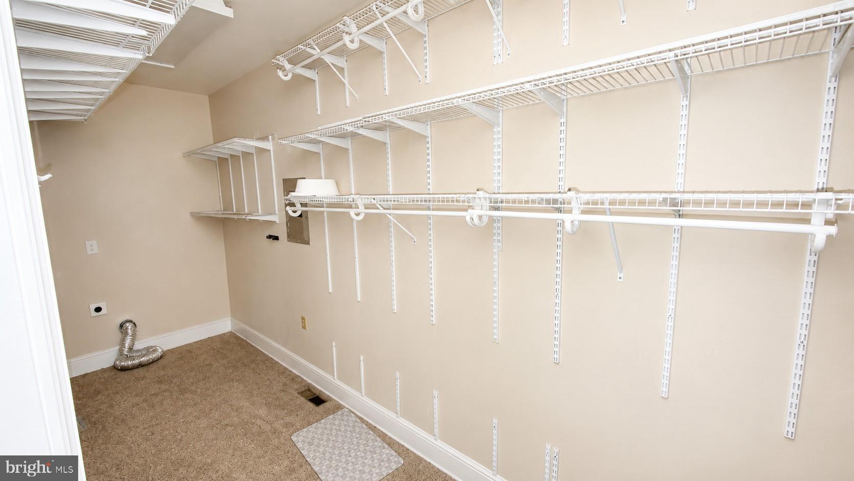 GRAND OAKS - Residential
