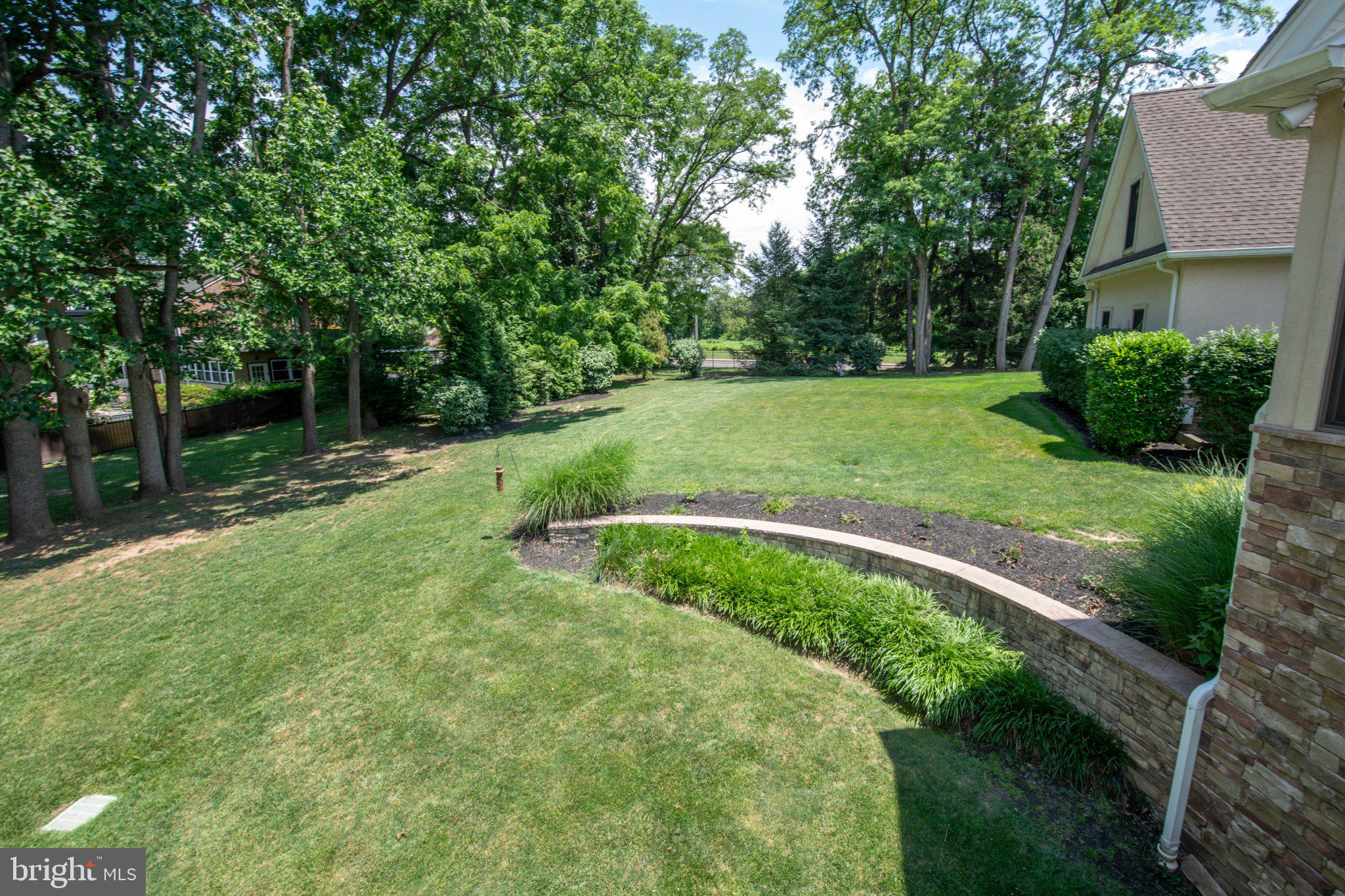 MEADOW BROOK - Residential
