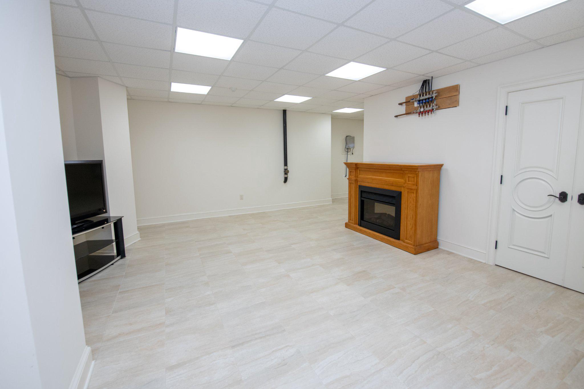 MEADOW BROOK - Residential