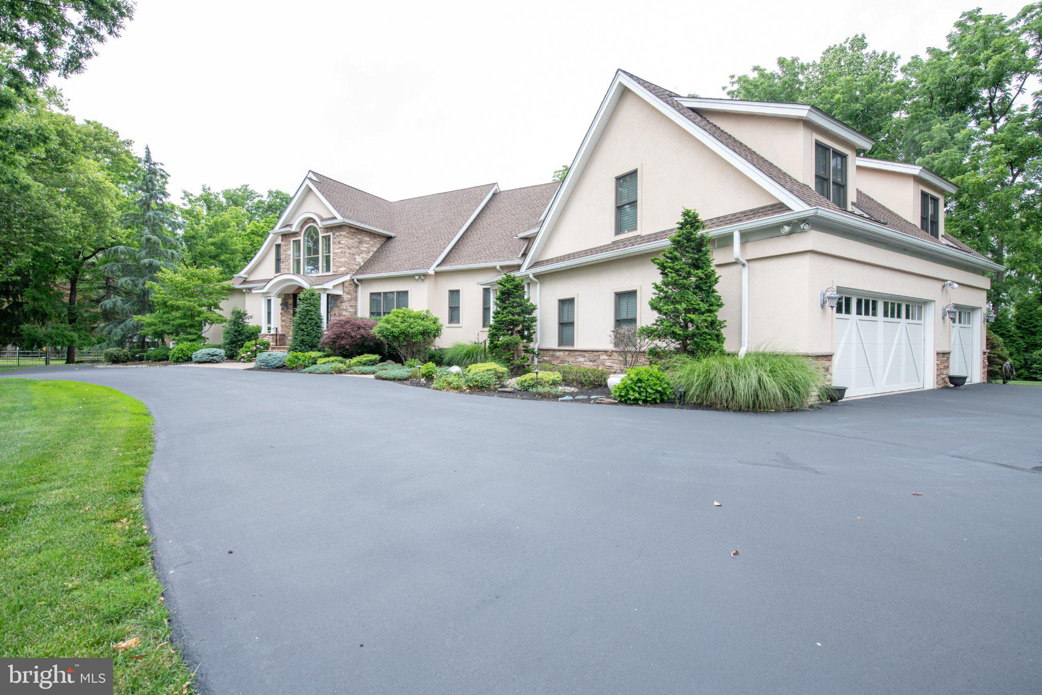 MEADOW BROOK - Residential