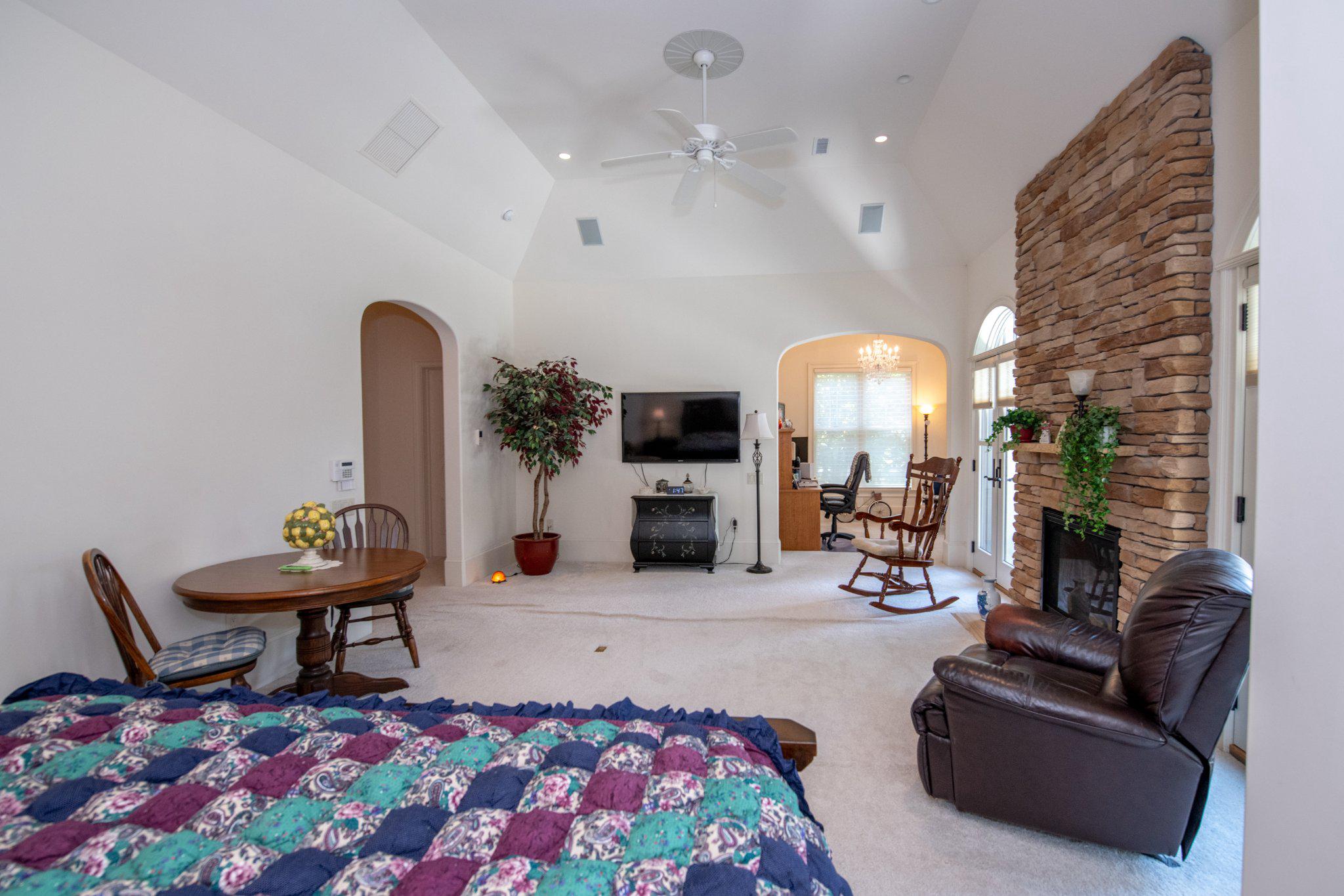 MEADOW BROOK - Residential