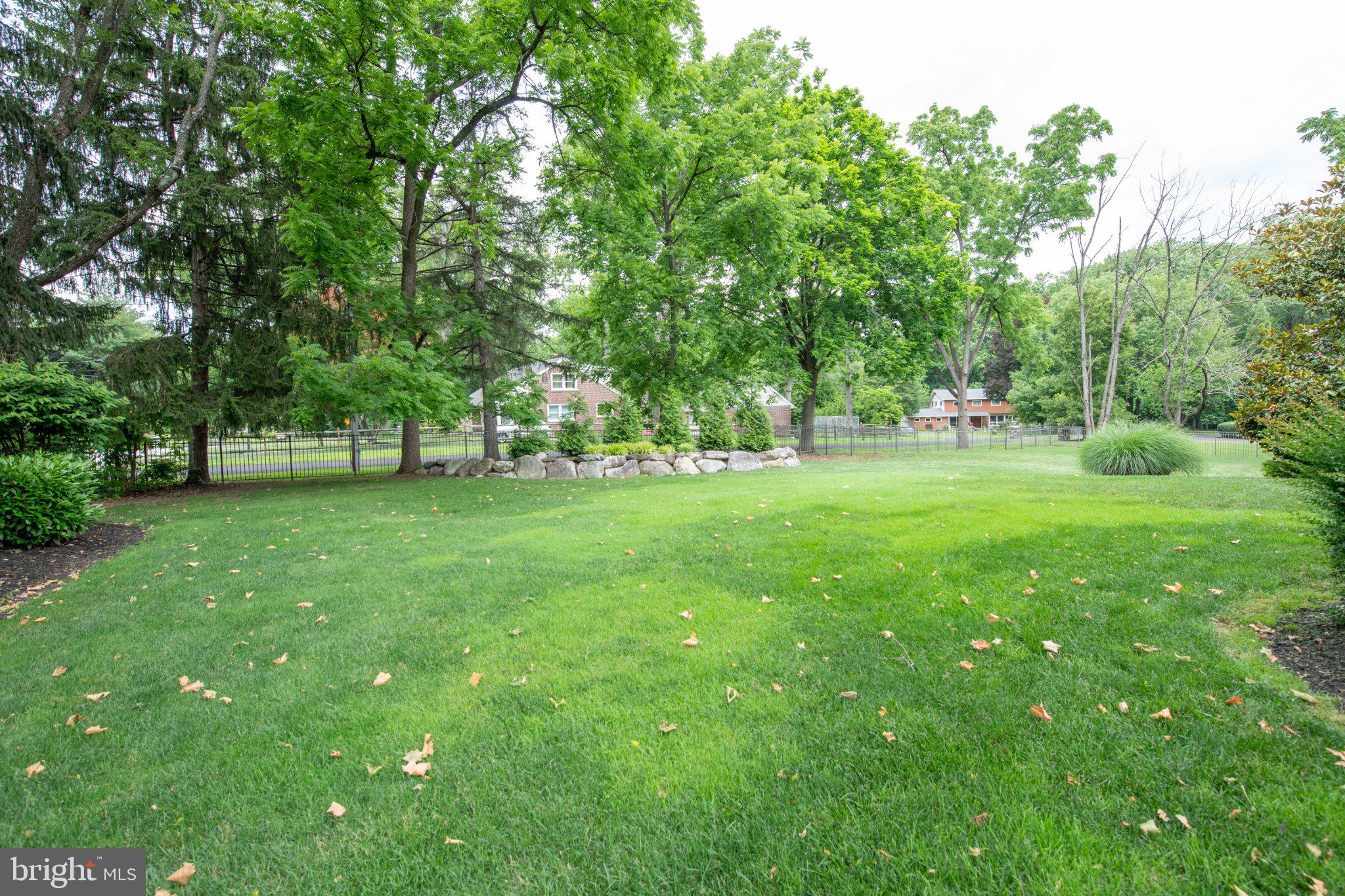 MEADOW BROOK - Residential