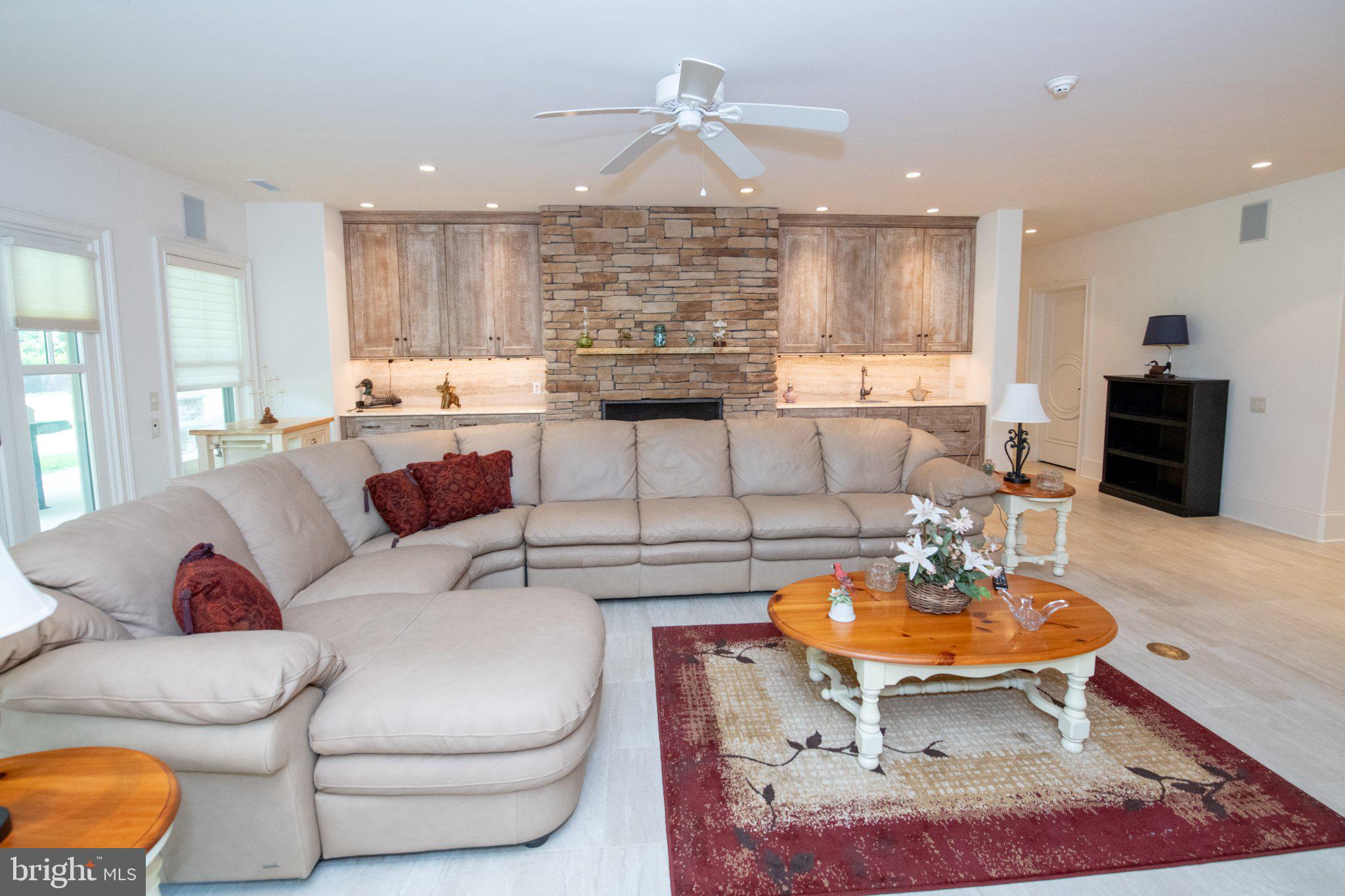 MEADOW BROOK - Residential