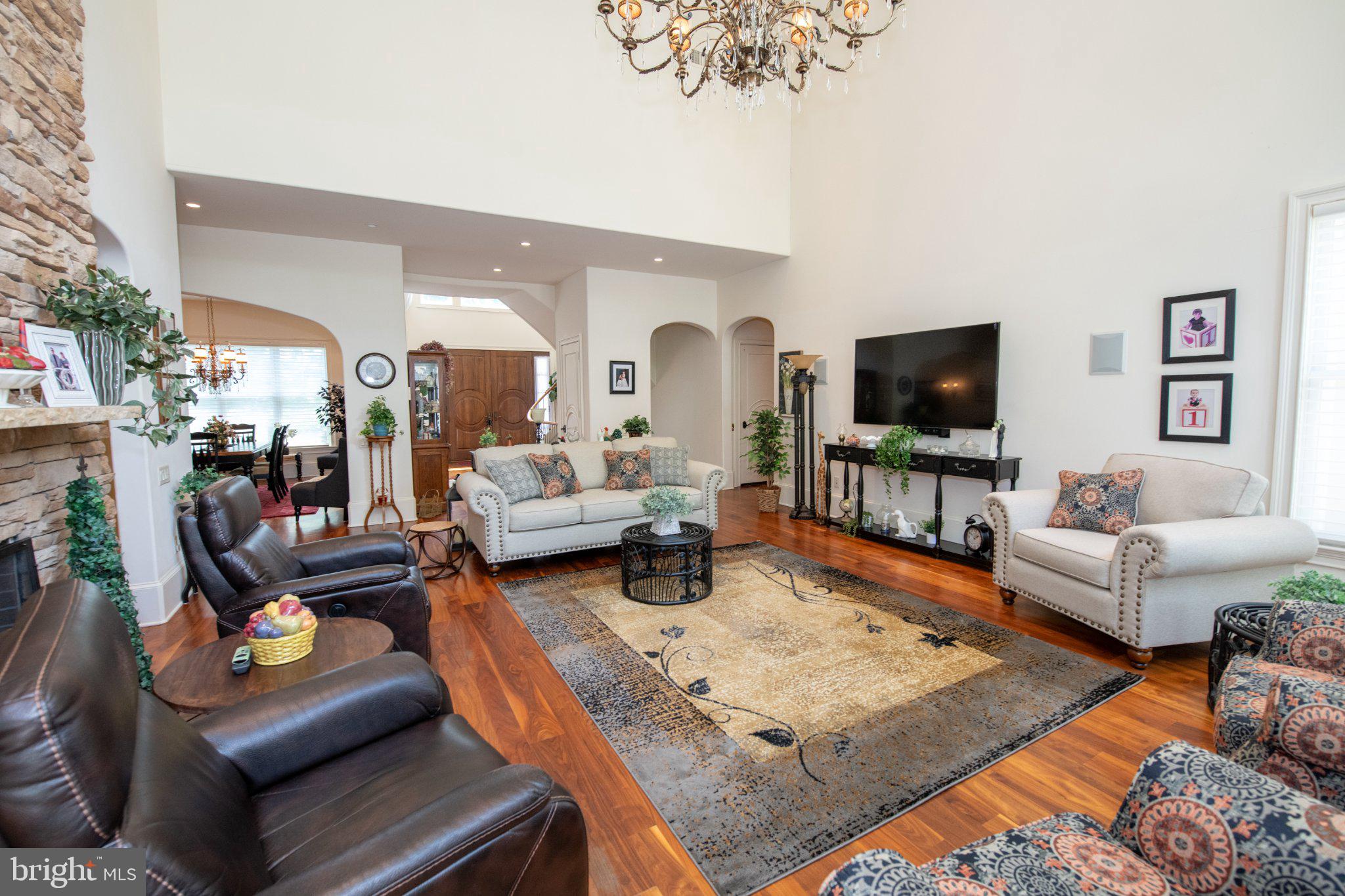 MEADOW BROOK - Residential