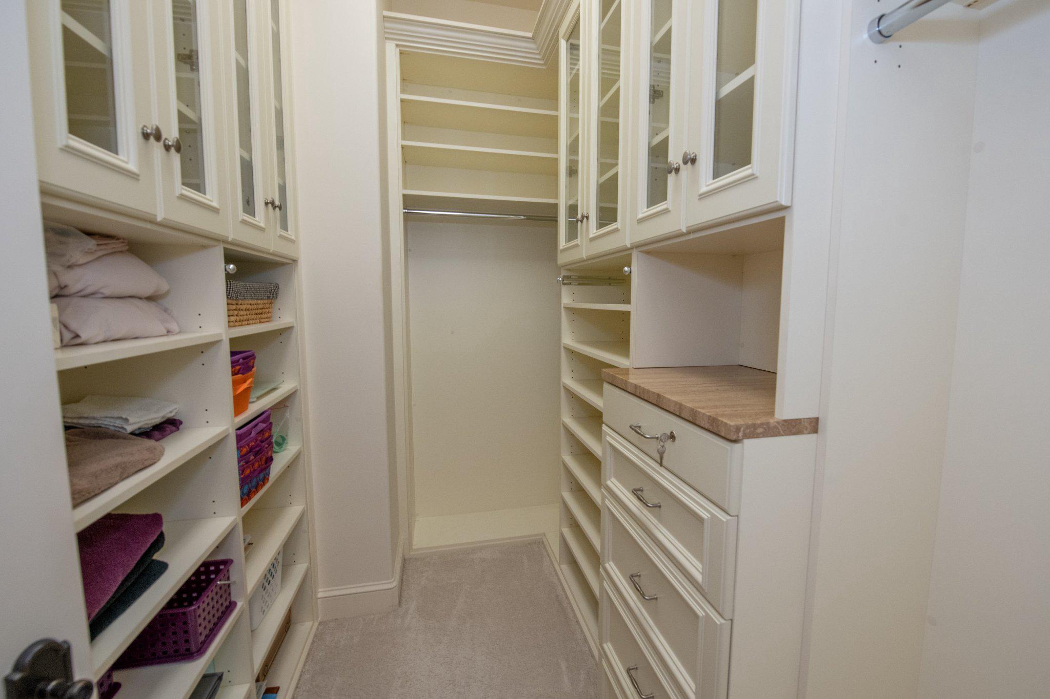 MEADOW BROOK - Residential