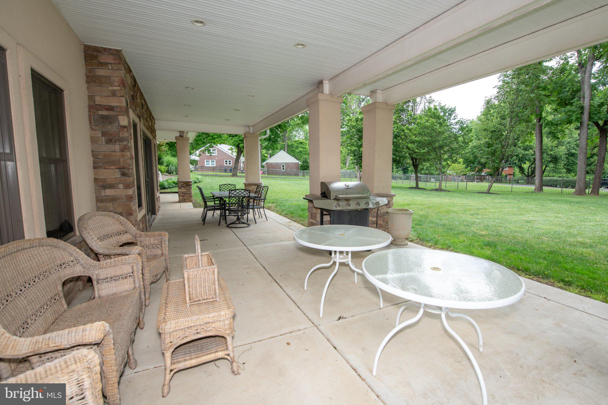 MEADOW BROOK - Residential