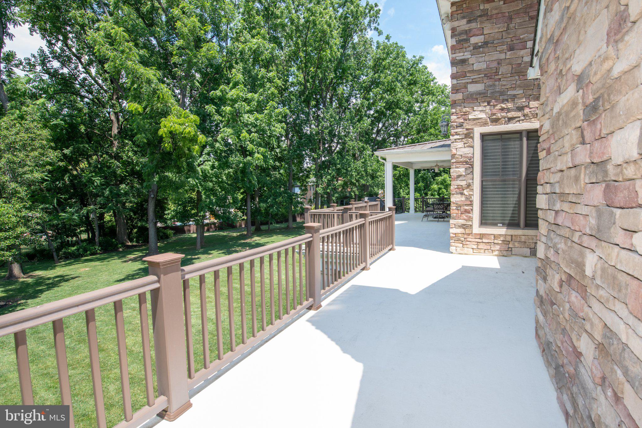 MEADOW BROOK - Residential