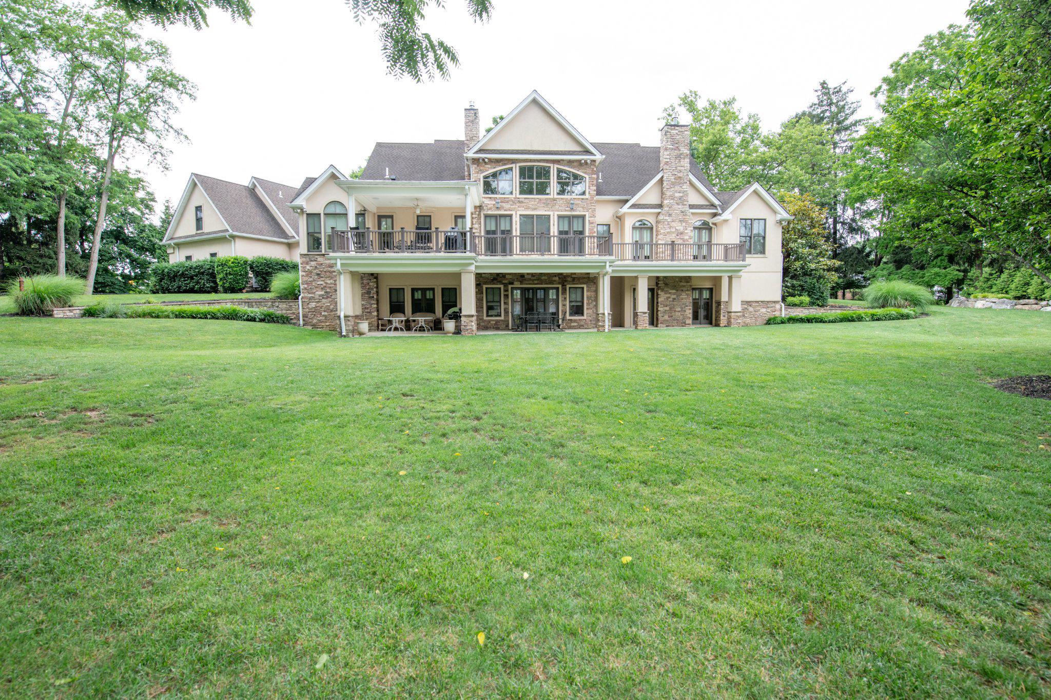 MEADOW BROOK - Residential