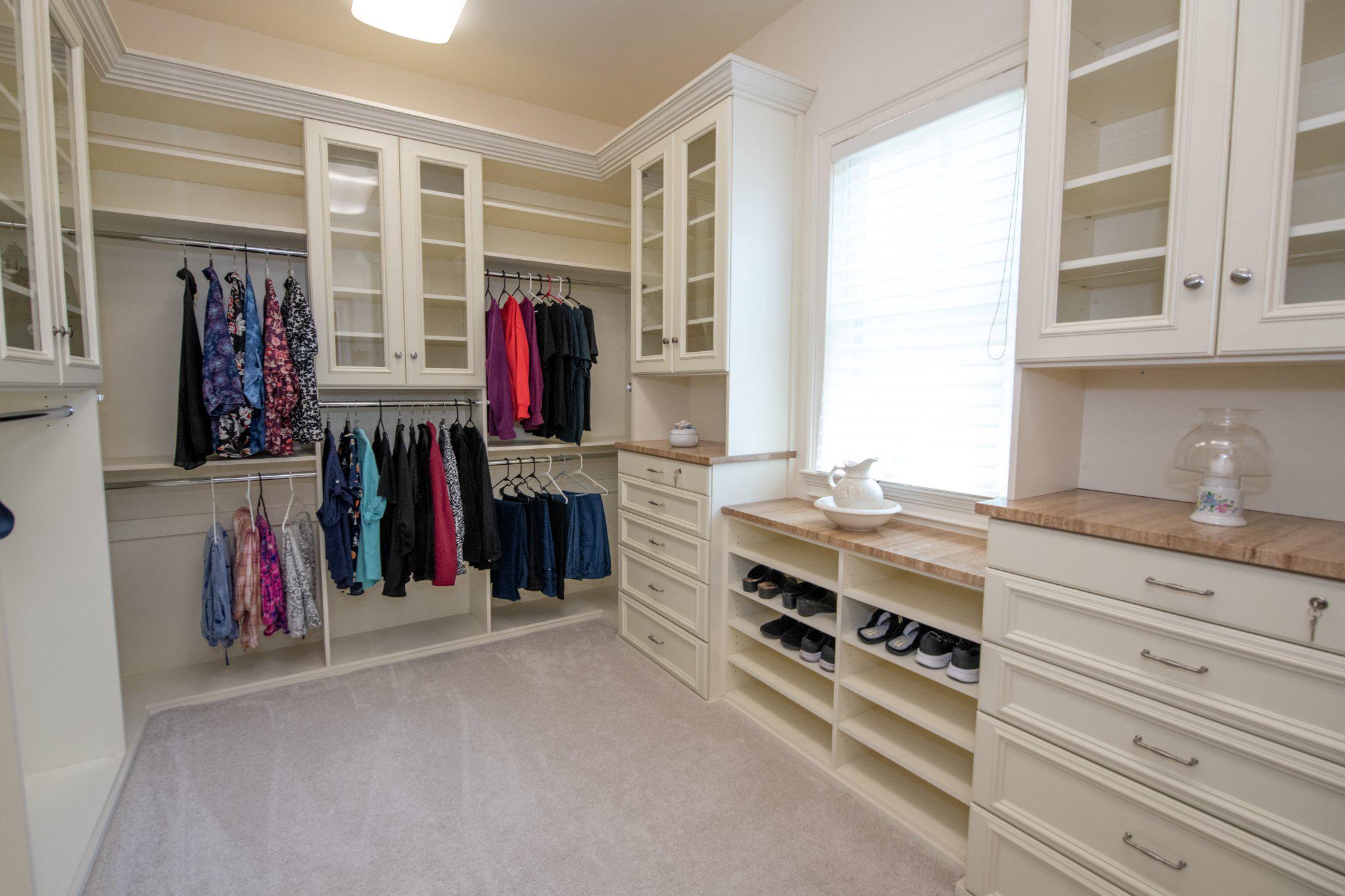 MEADOW BROOK - Residential