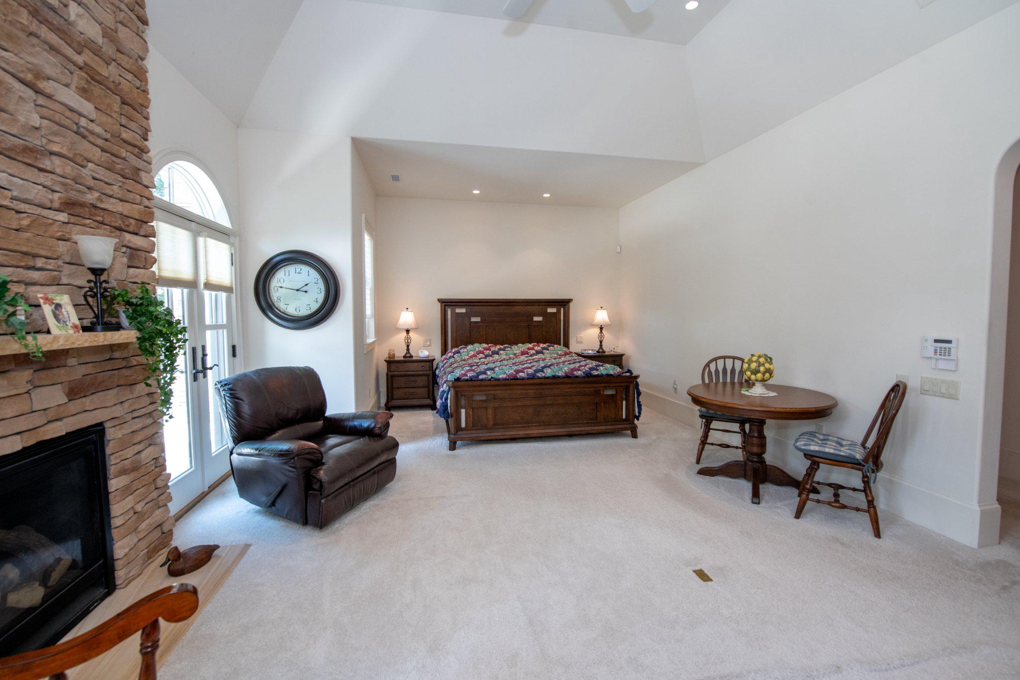 MEADOW BROOK - Residential