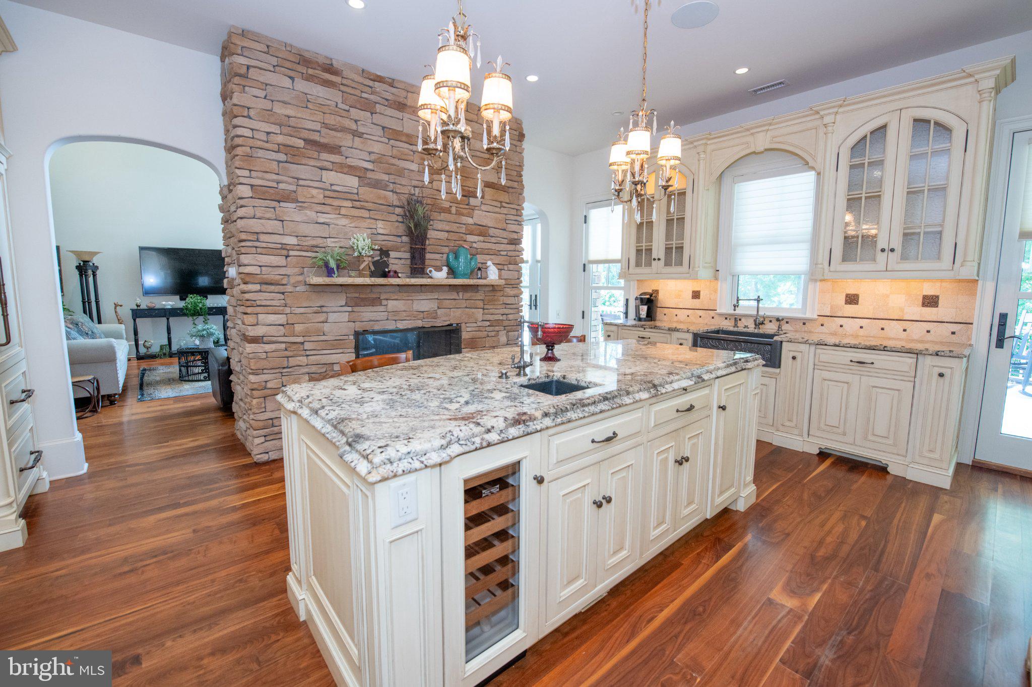 MEADOW BROOK - Residential
