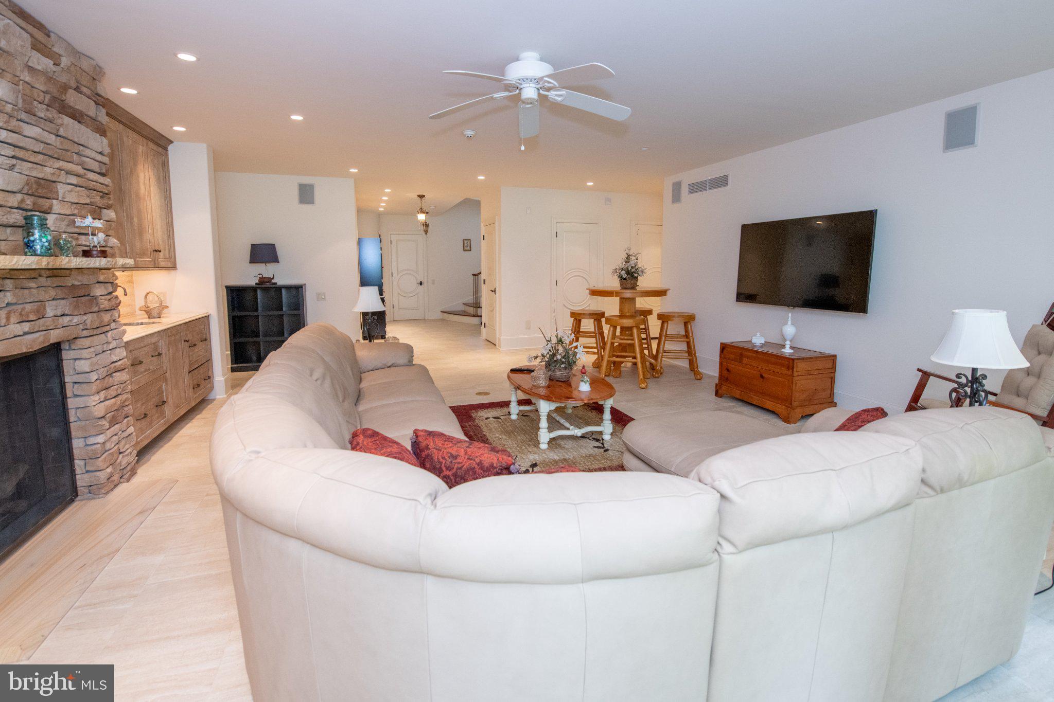 MEADOW BROOK - Residential
