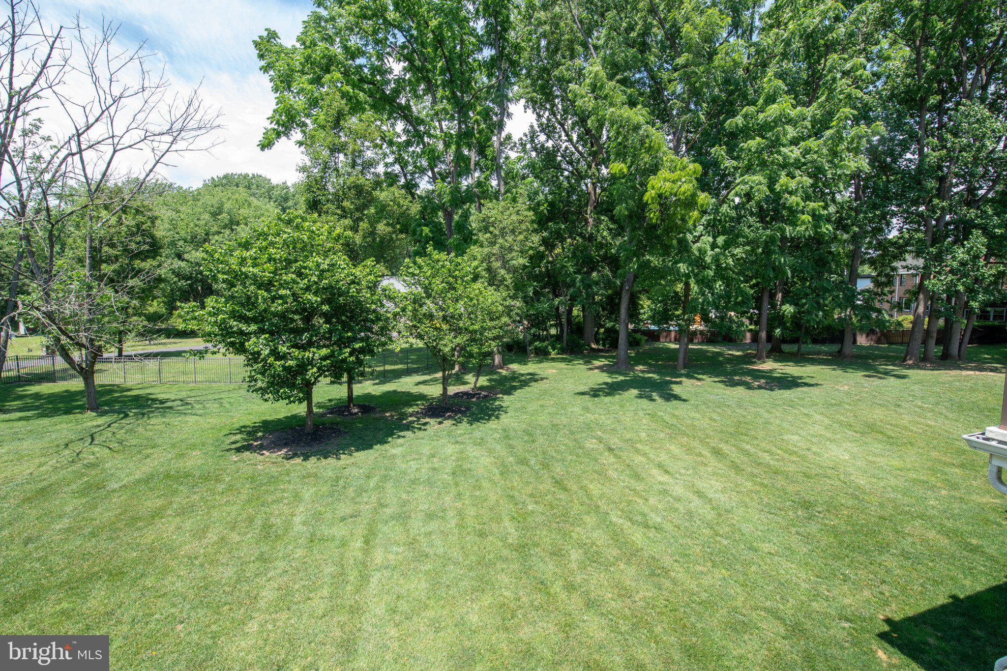 MEADOW BROOK - Residential