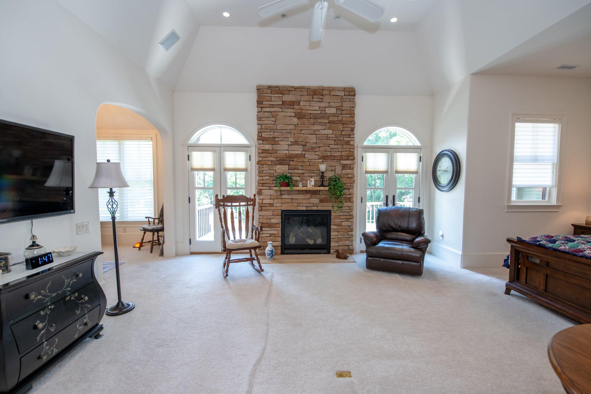 MEADOW BROOK - Residential