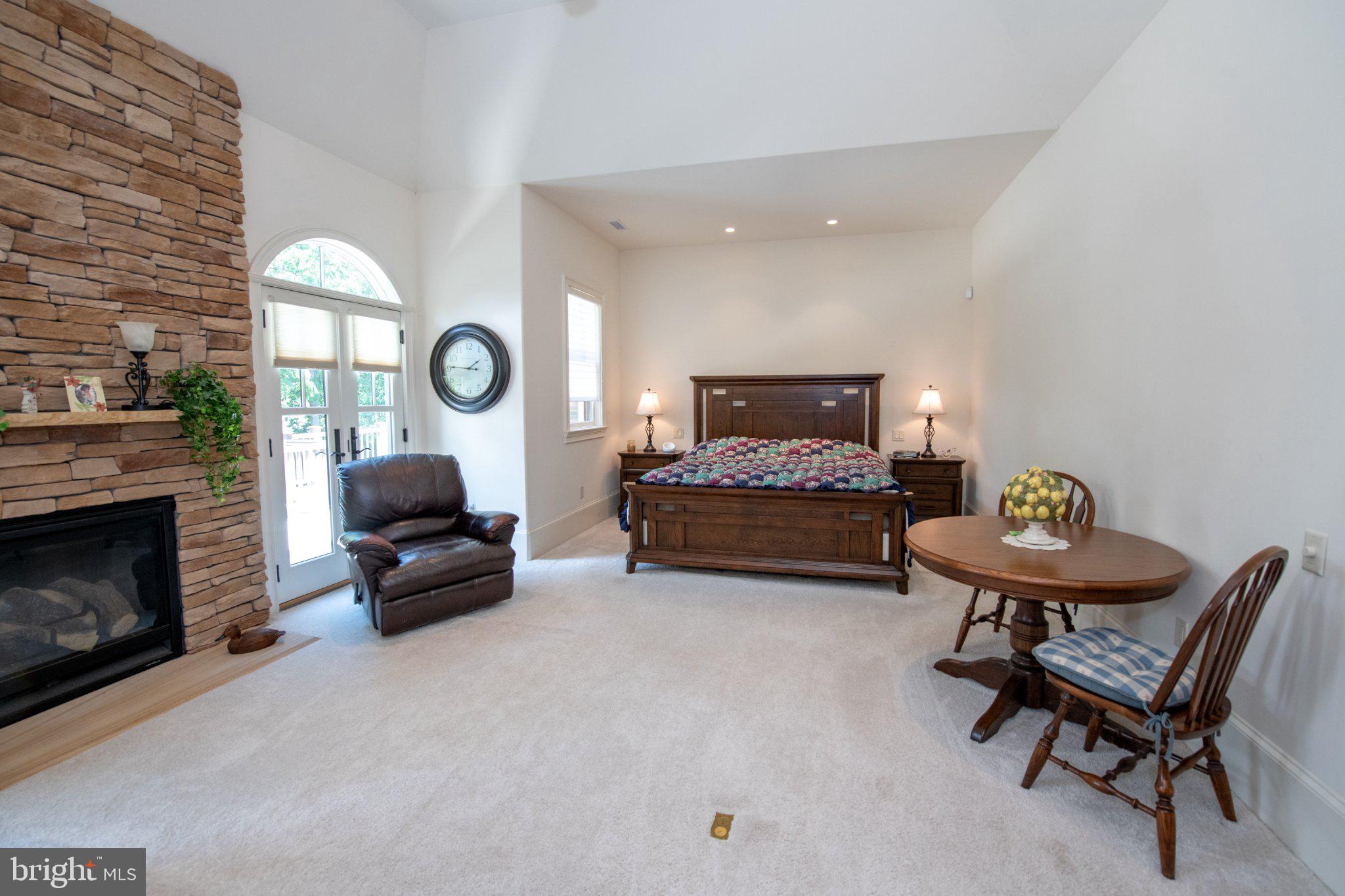 MEADOW BROOK - Residential