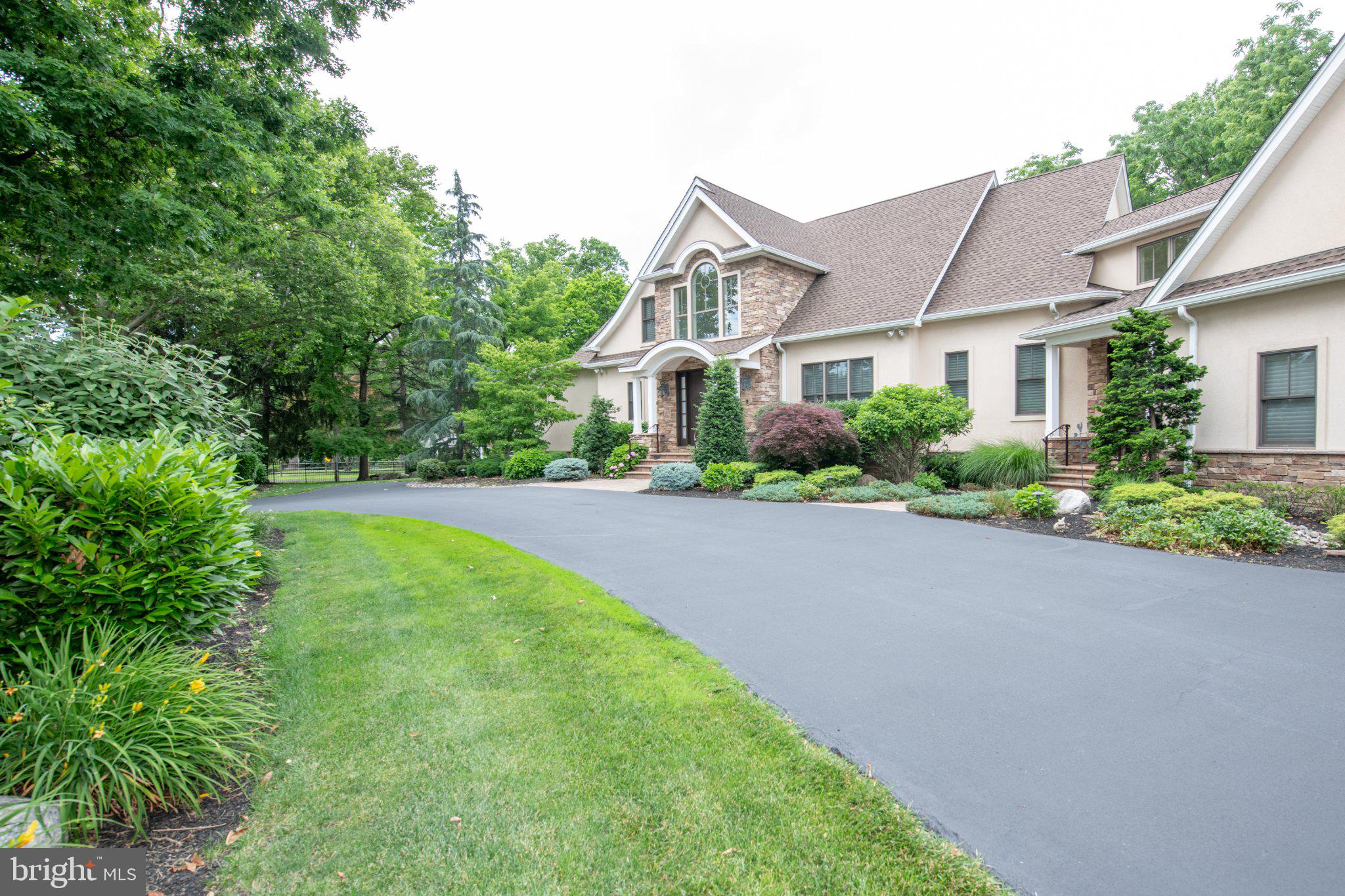 MEADOW BROOK - Residential