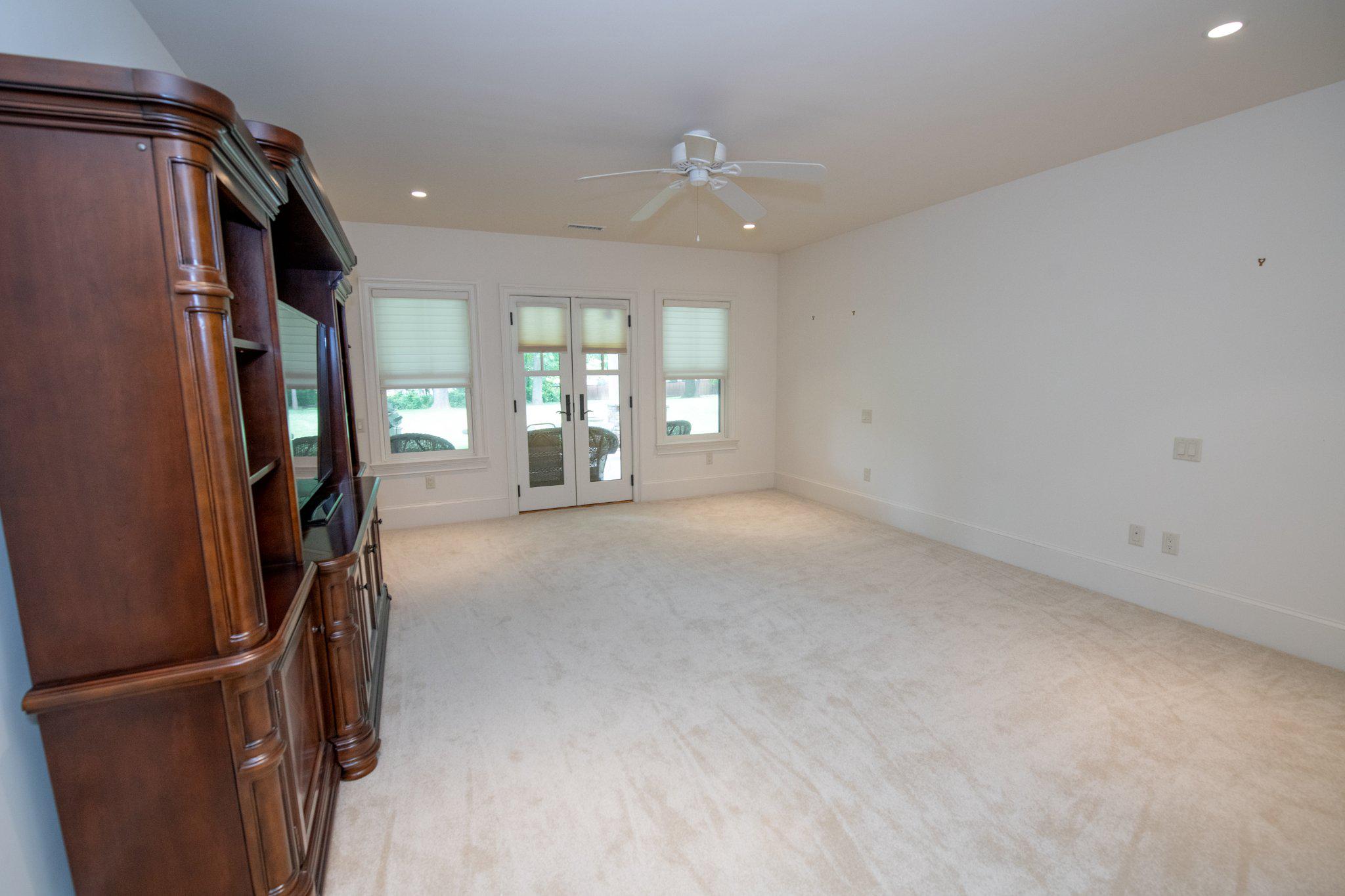 MEADOW BROOK - Residential