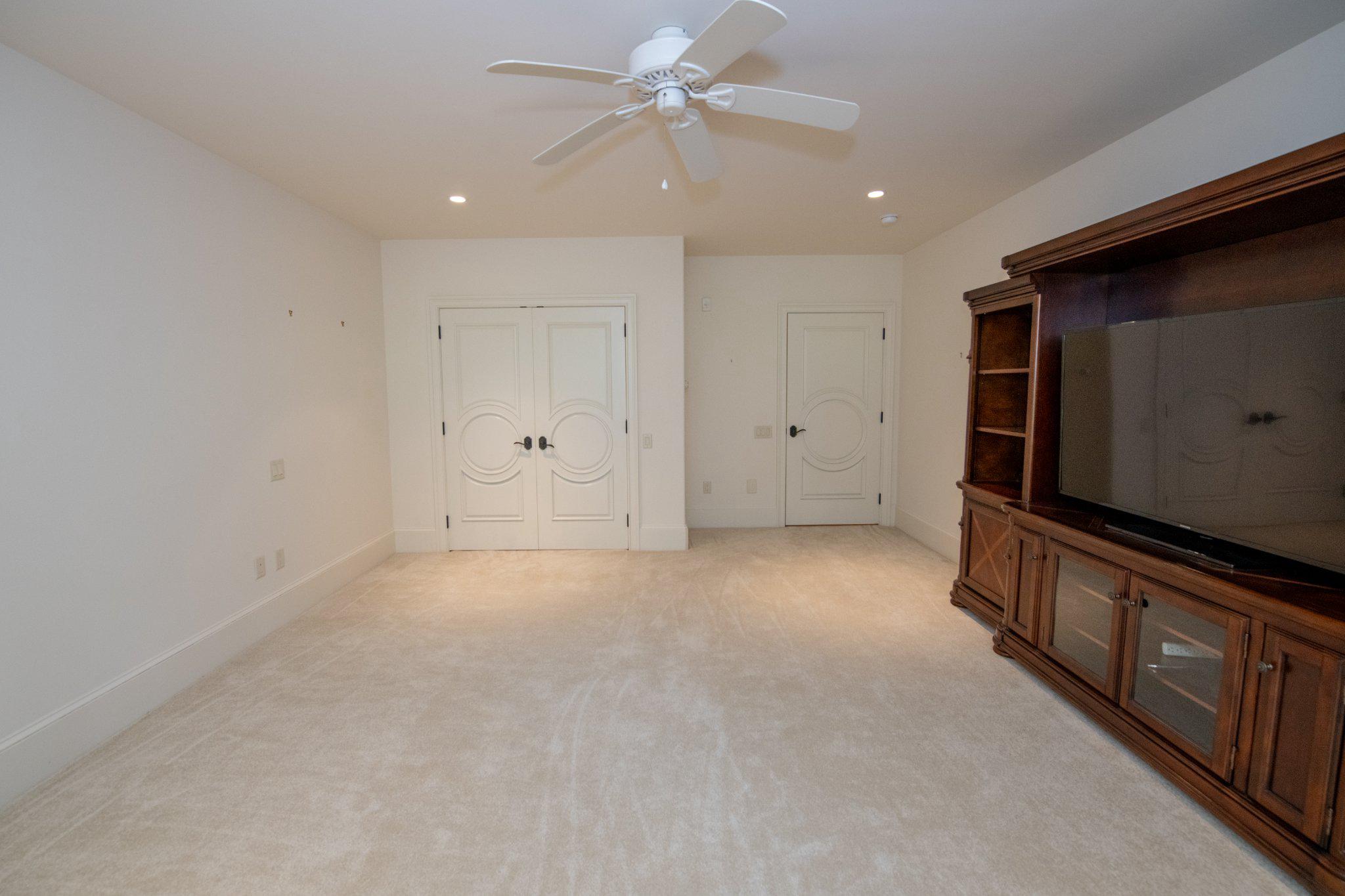 MEADOW BROOK - Residential