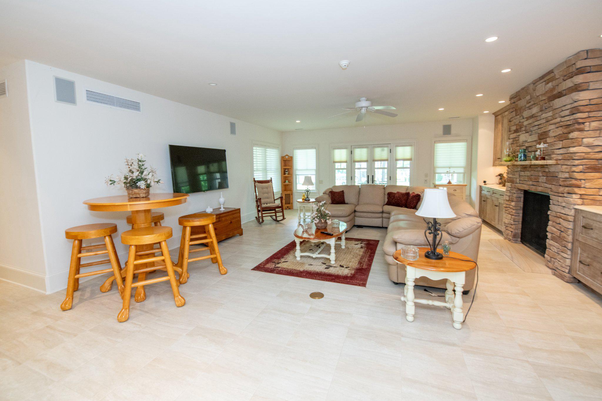 MEADOW BROOK - Residential