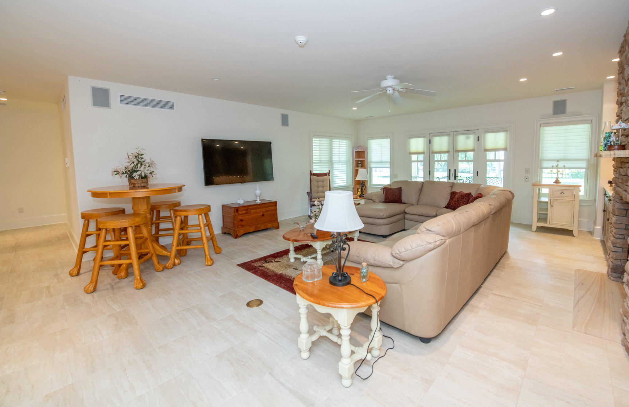 MEADOW BROOK - Residential
