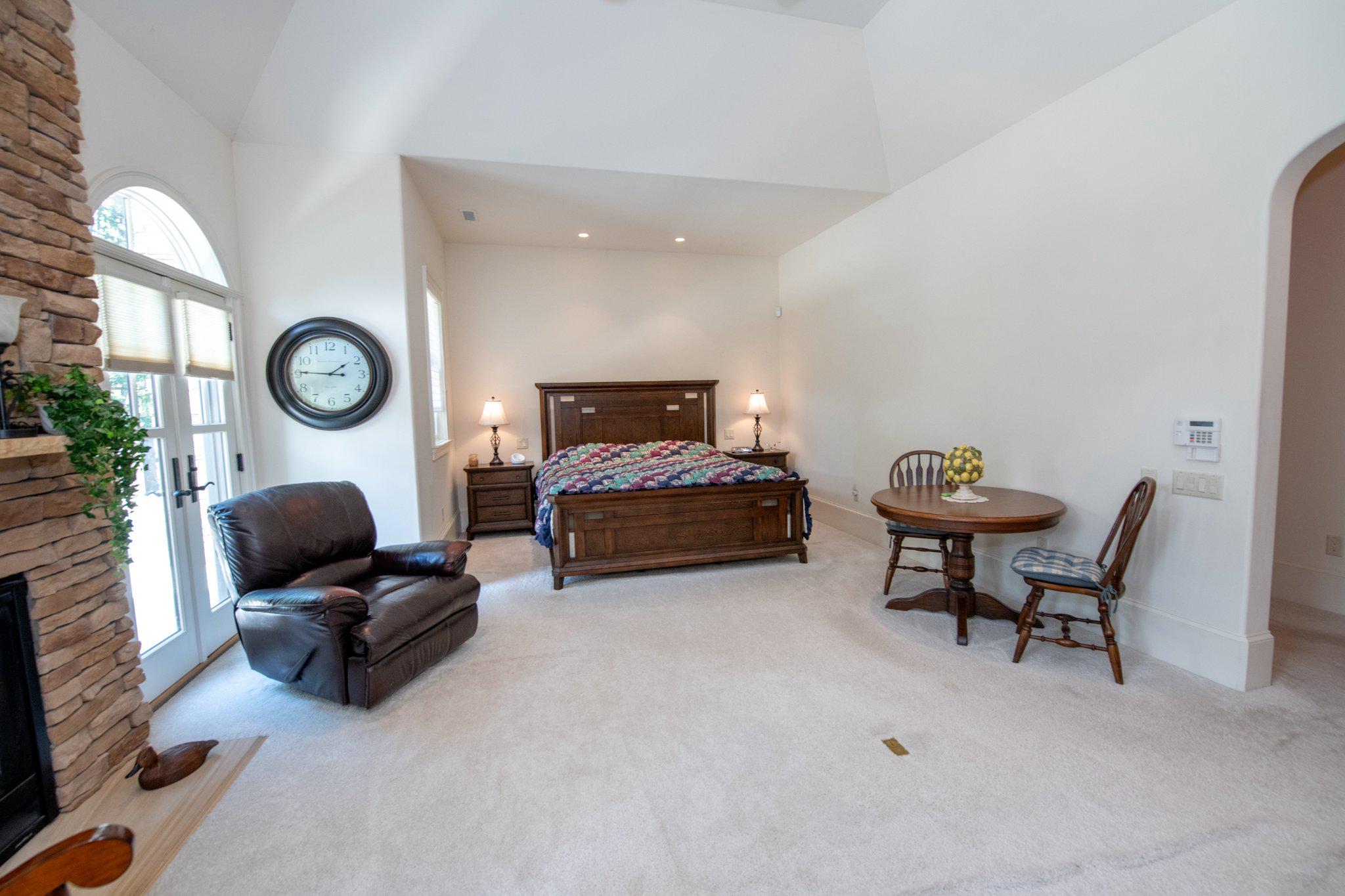 MEADOW BROOK - Residential