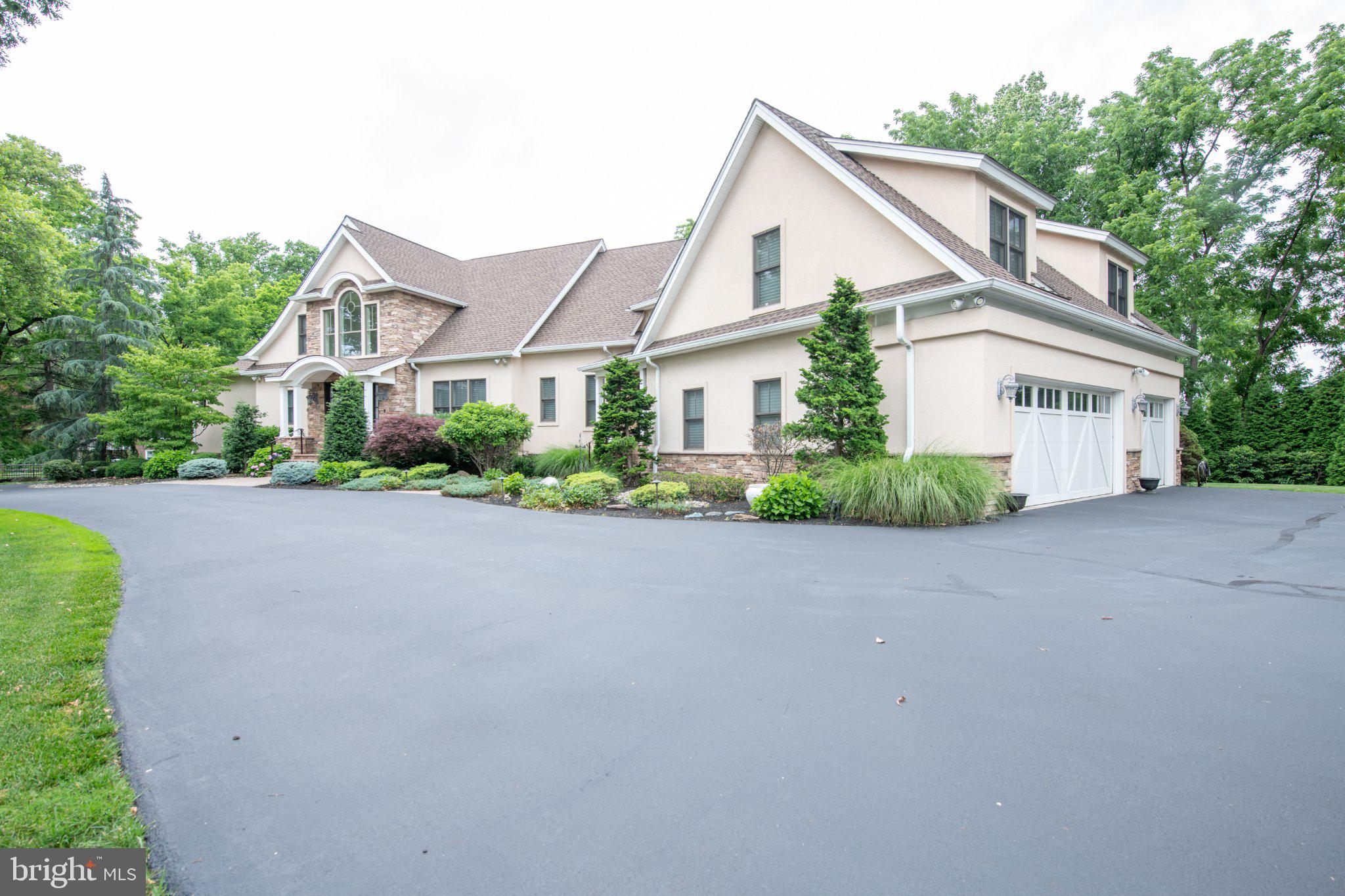 MEADOW BROOK - Residential