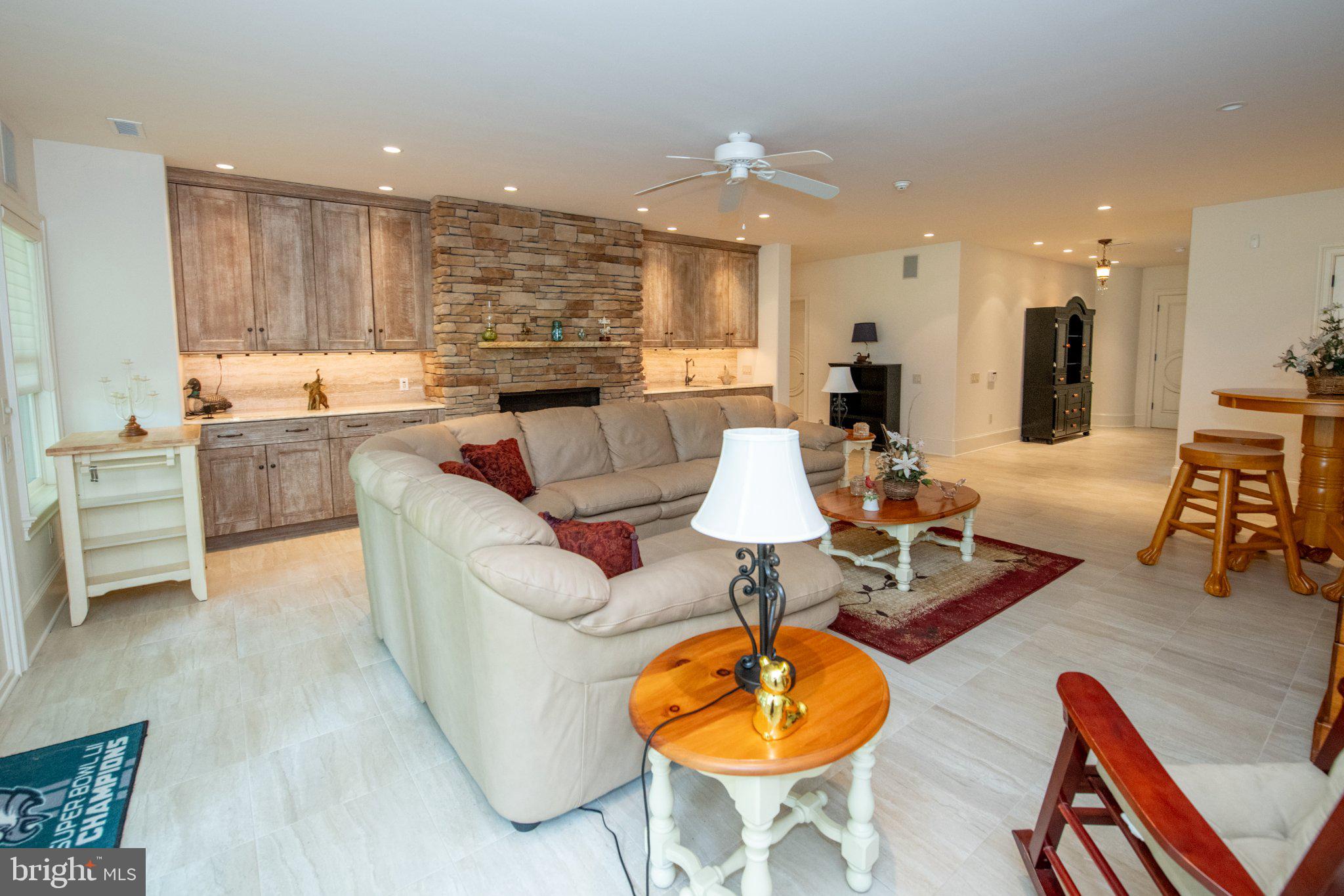 MEADOW BROOK - Residential