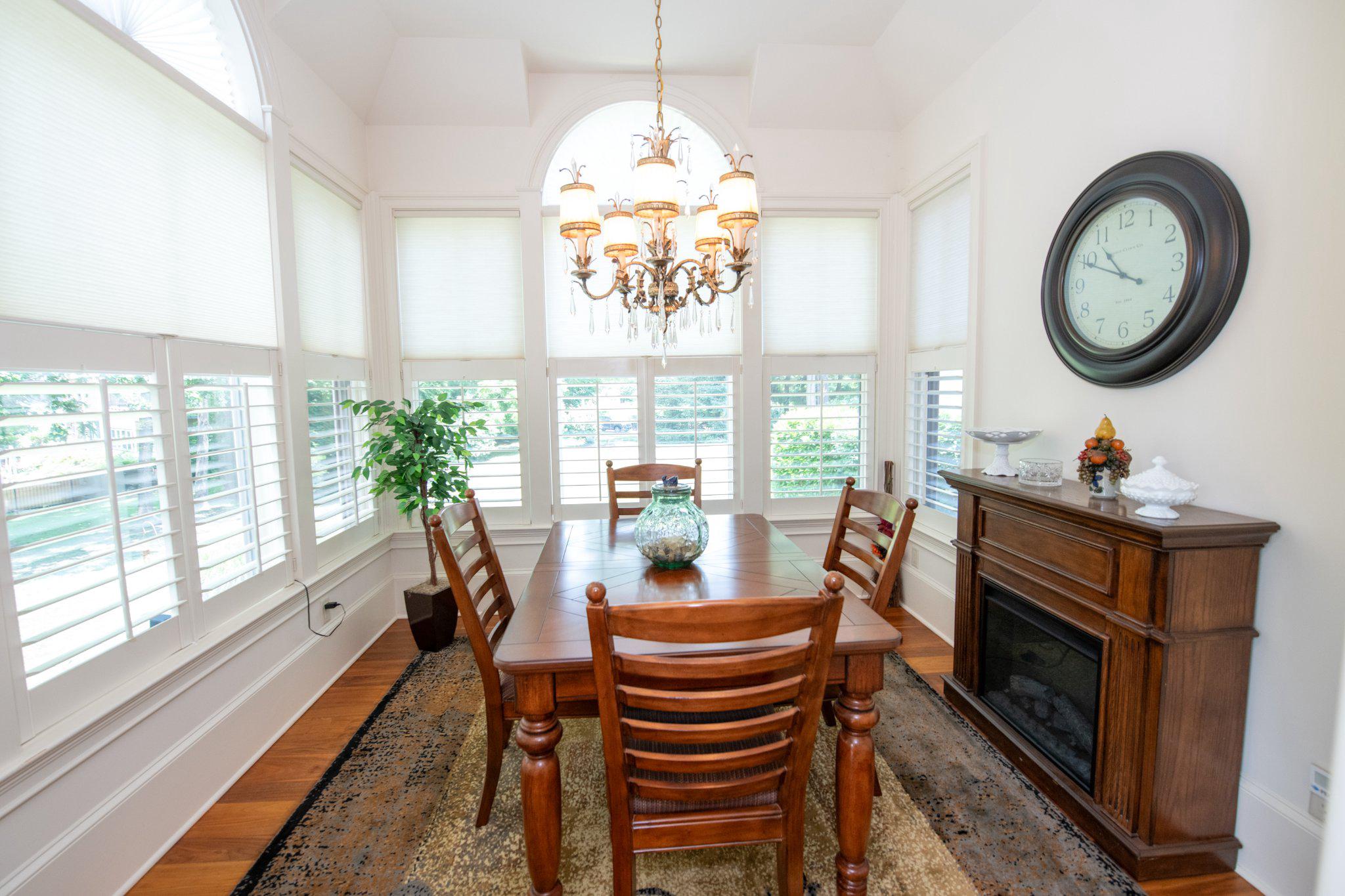 MEADOW BROOK - Residential