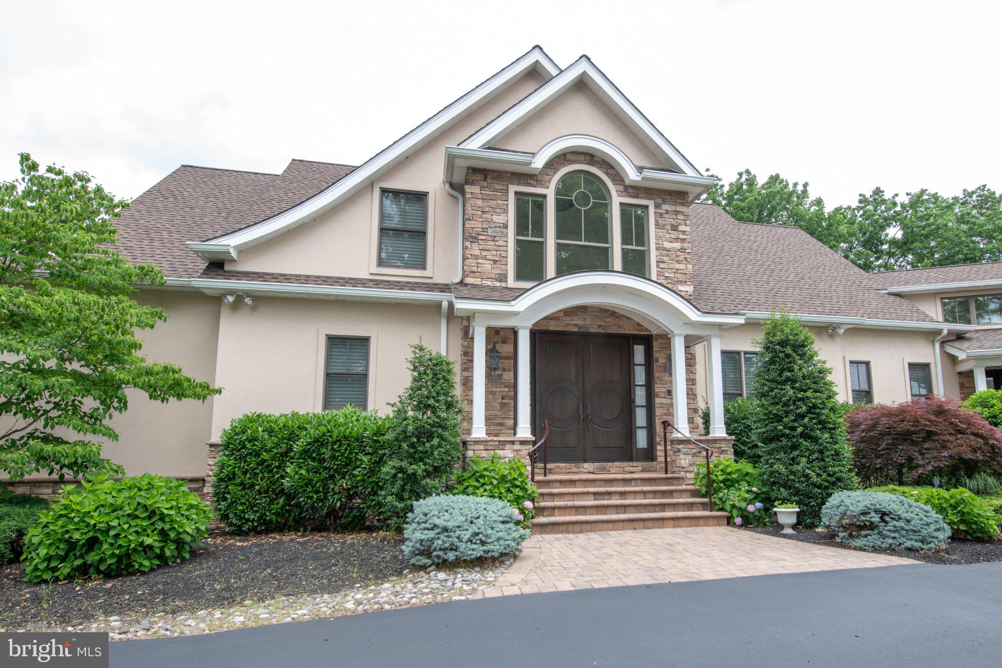 MEADOW BROOK - Residential