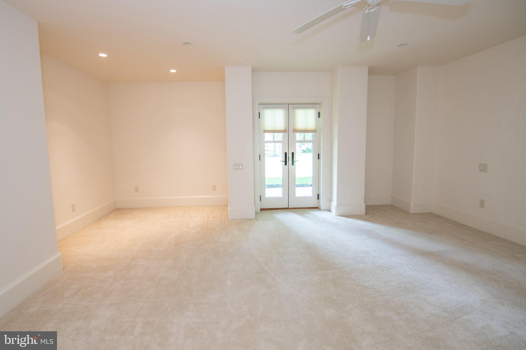 MEADOW BROOK - Residential