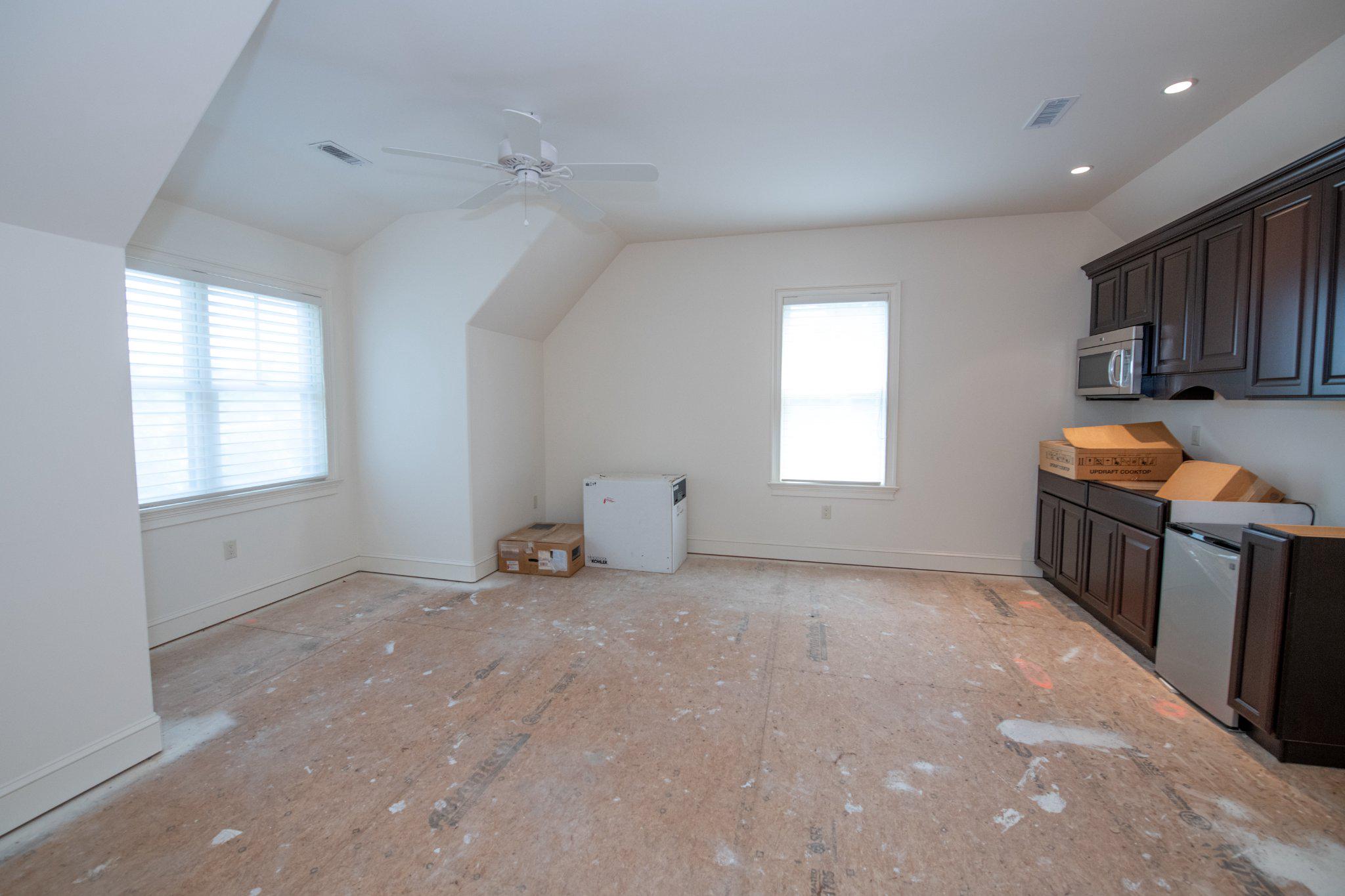 MEADOW BROOK - Residential