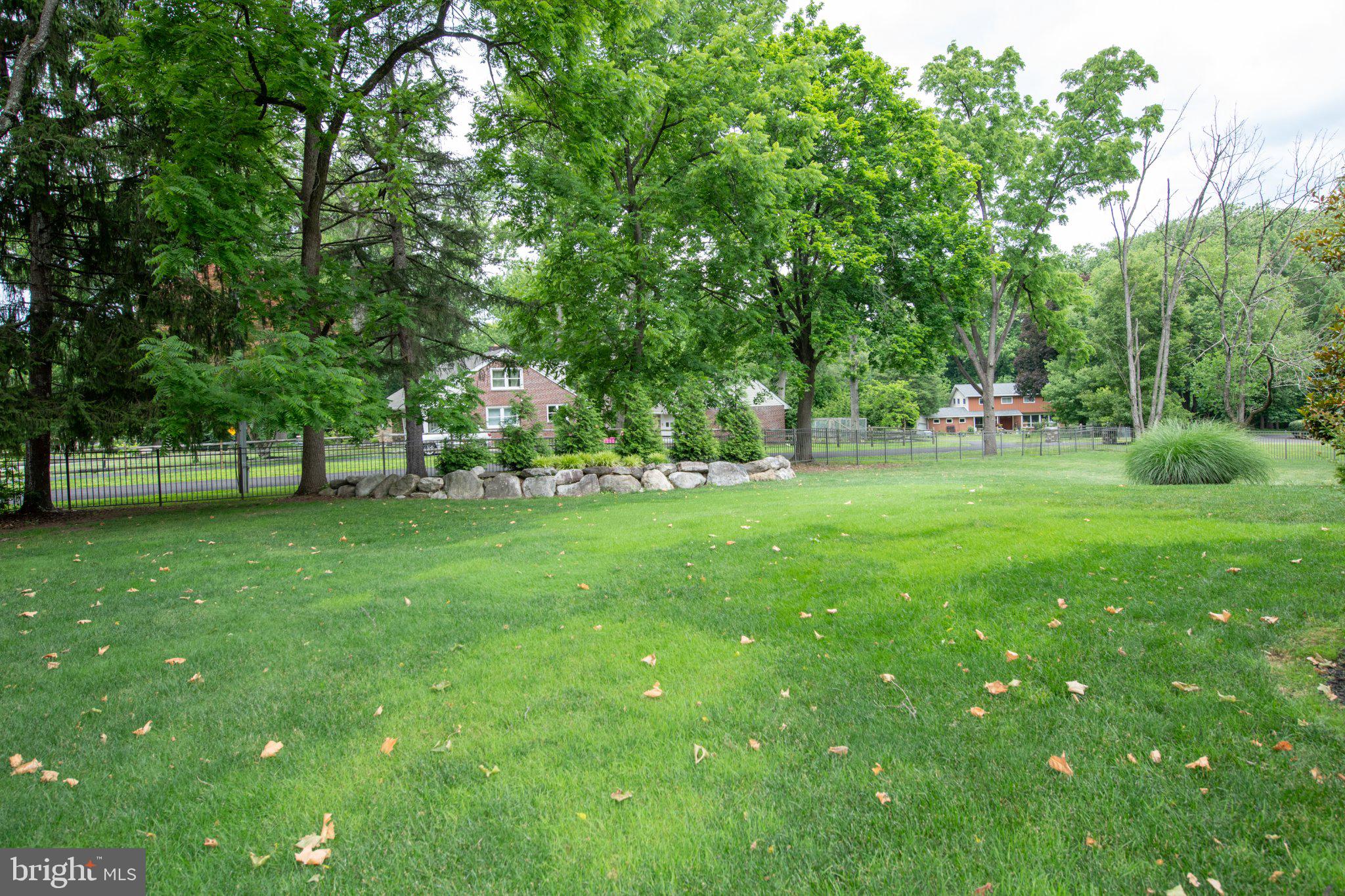 MEADOW BROOK - Residential