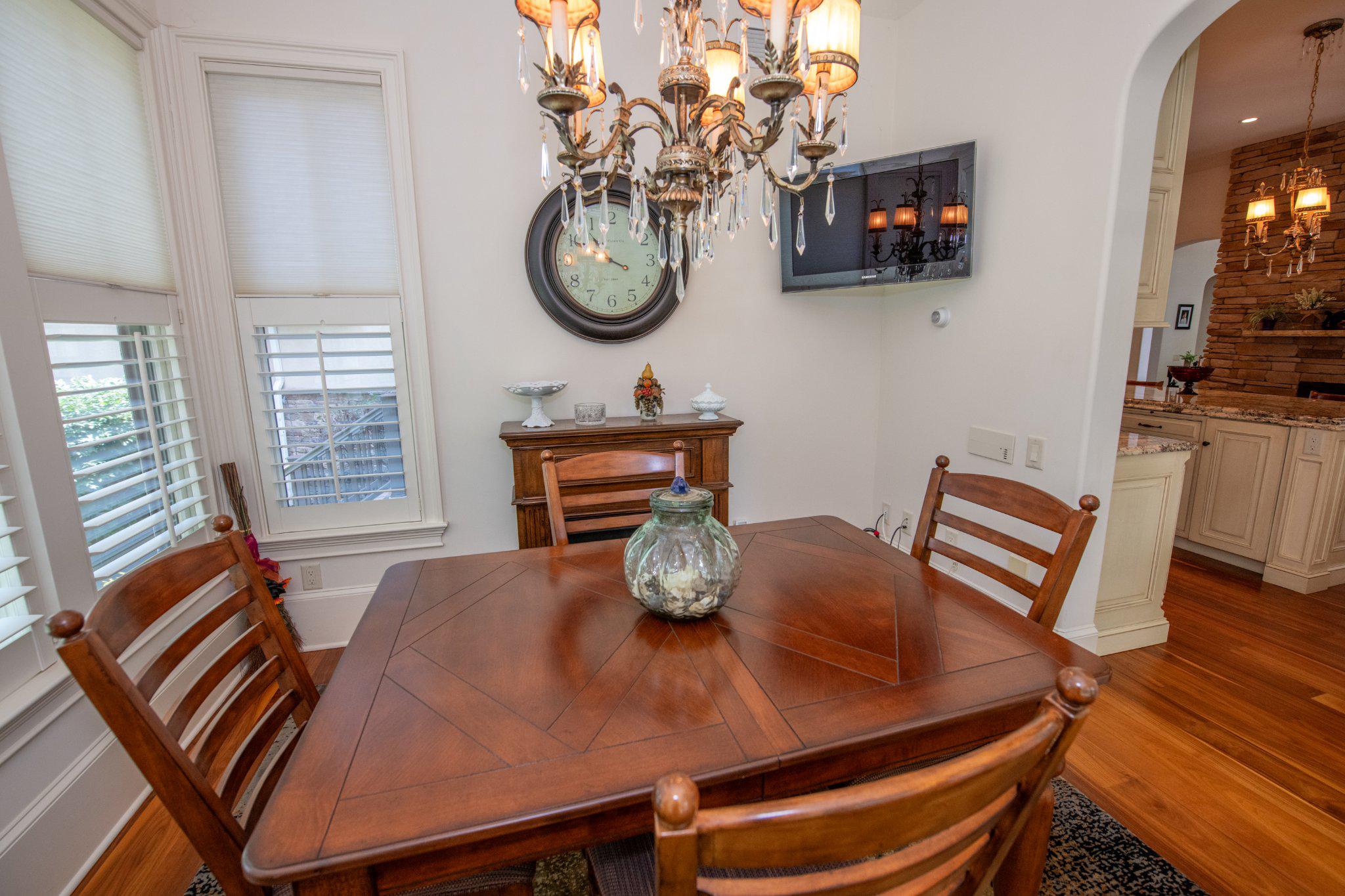 MEADOW BROOK - Residential