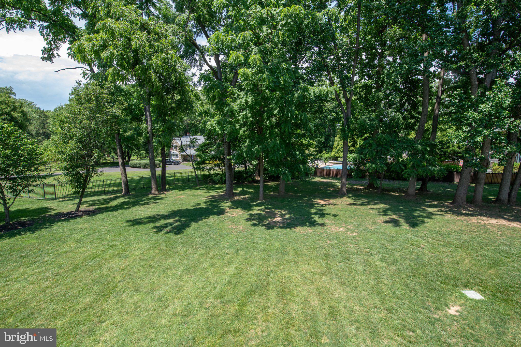 MEADOW BROOK - Residential