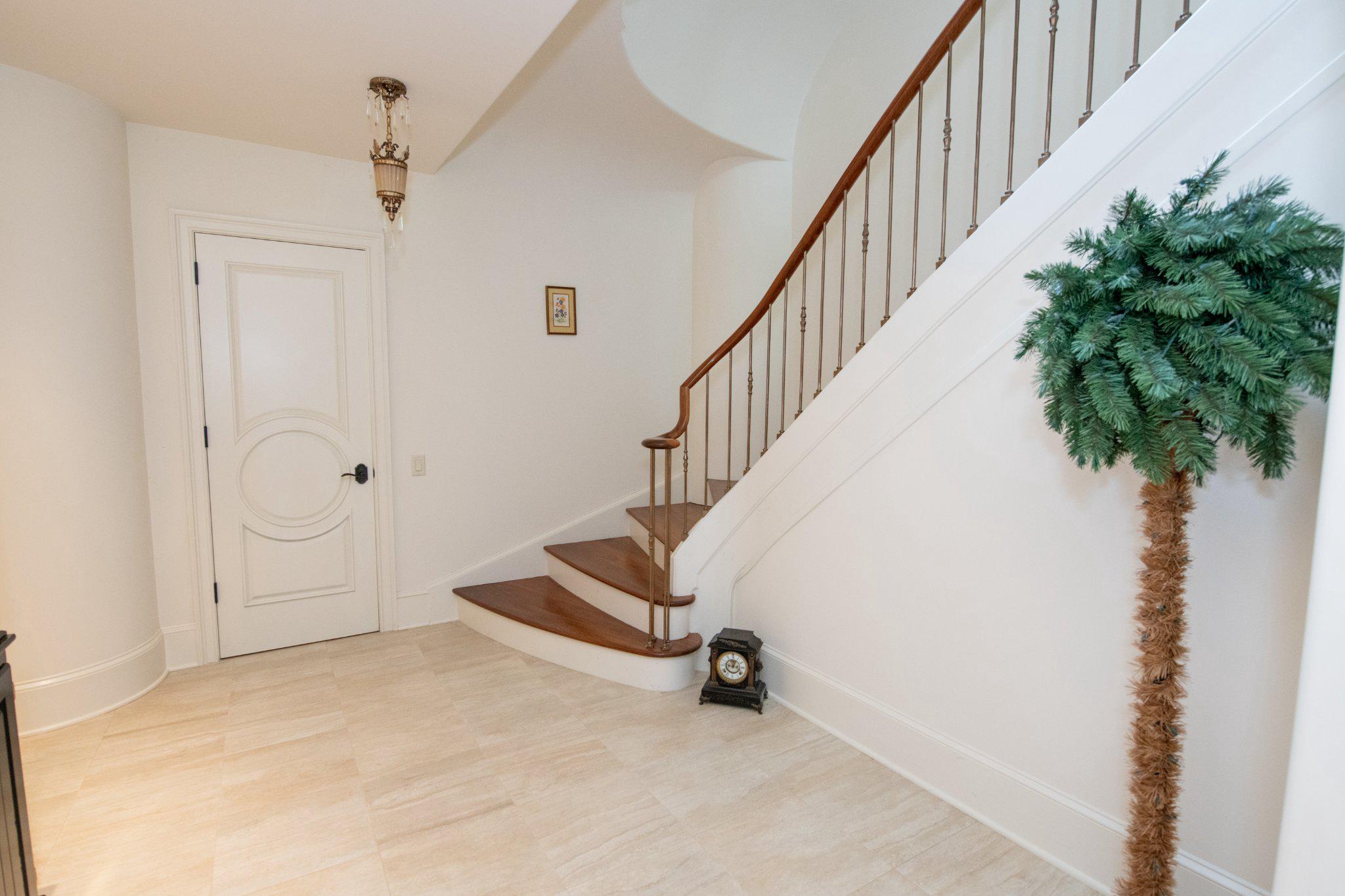 MEADOW BROOK - Residential