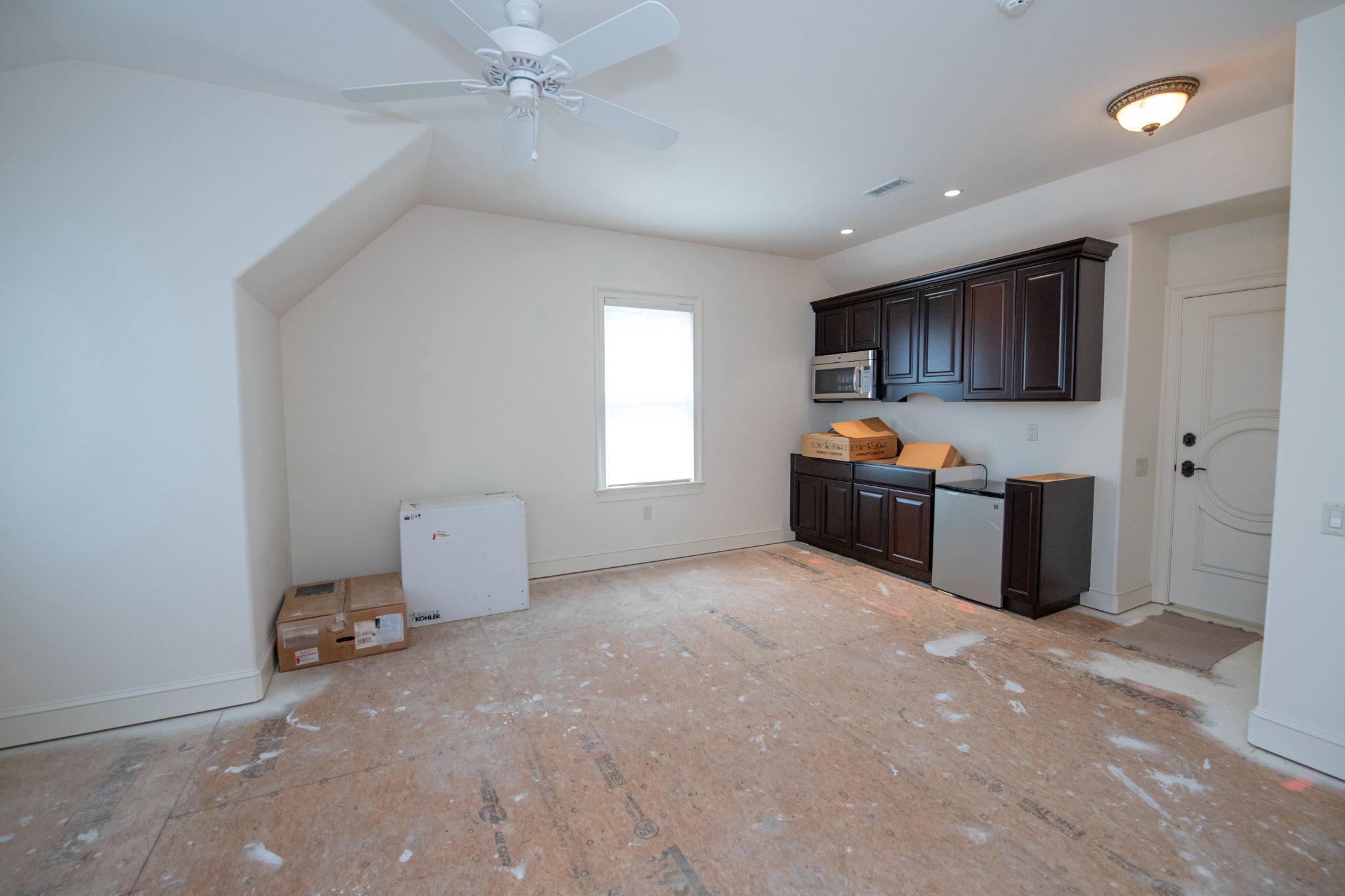 MEADOW BROOK - Residential