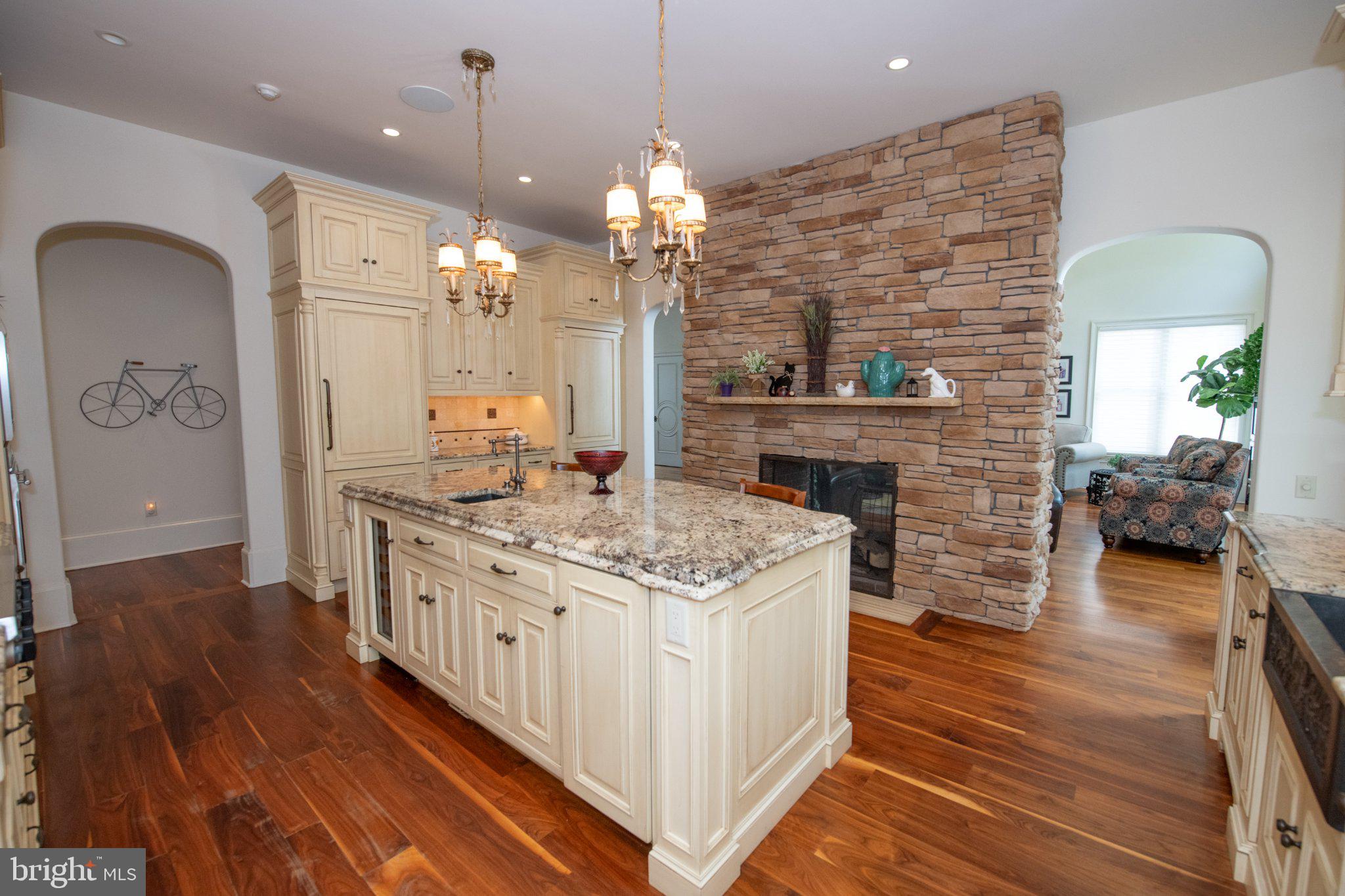 MEADOW BROOK - Residential