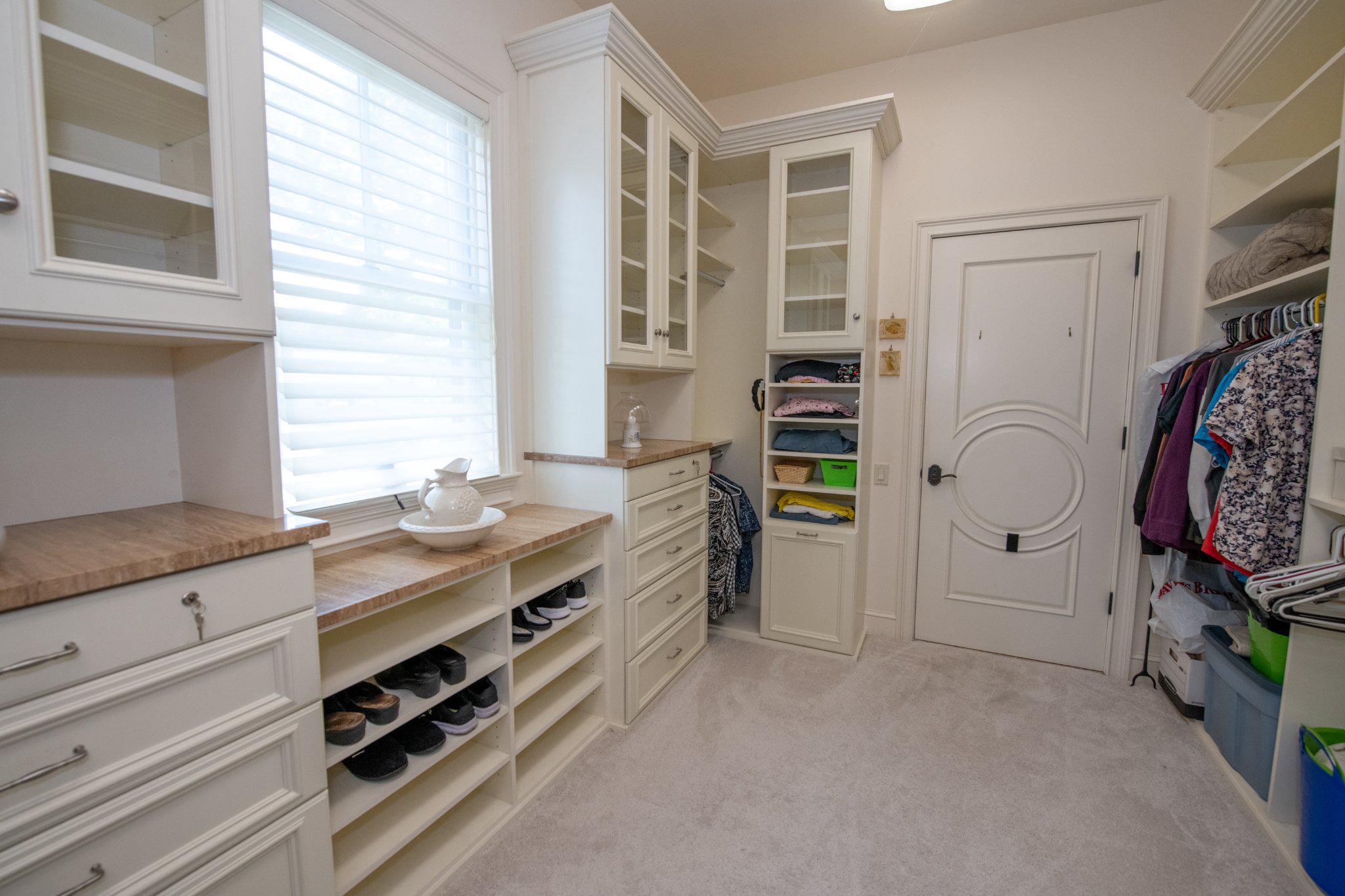 MEADOW BROOK - Residential