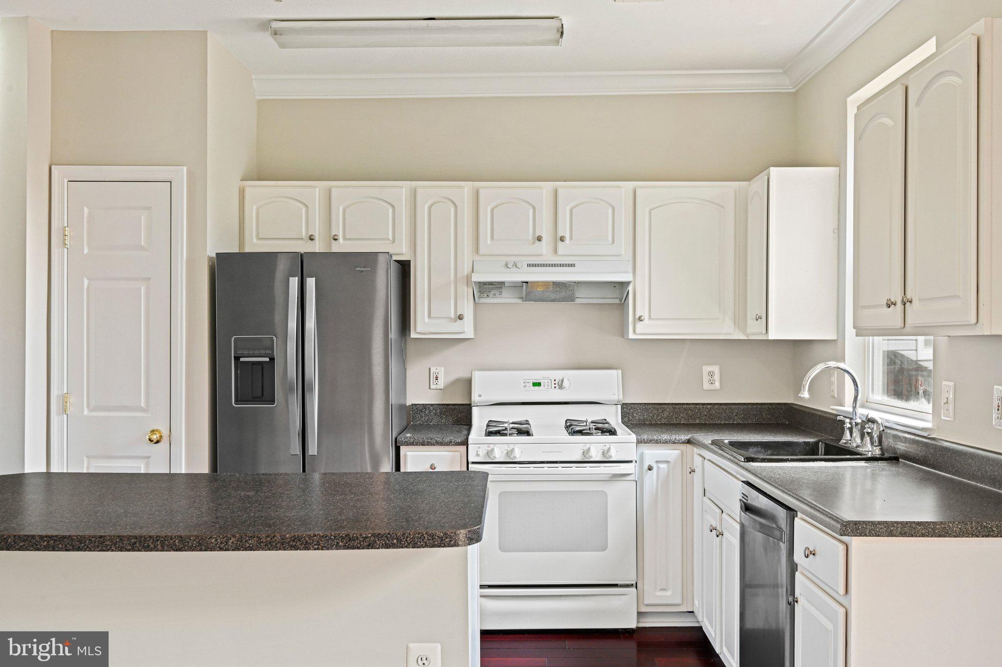 PARKSIDE AT ASHBURN - Residential