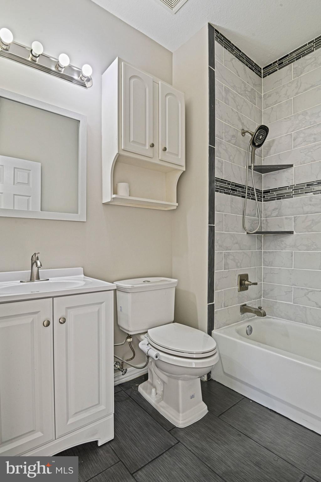 PARKSIDE AT ASHBURN - Residential