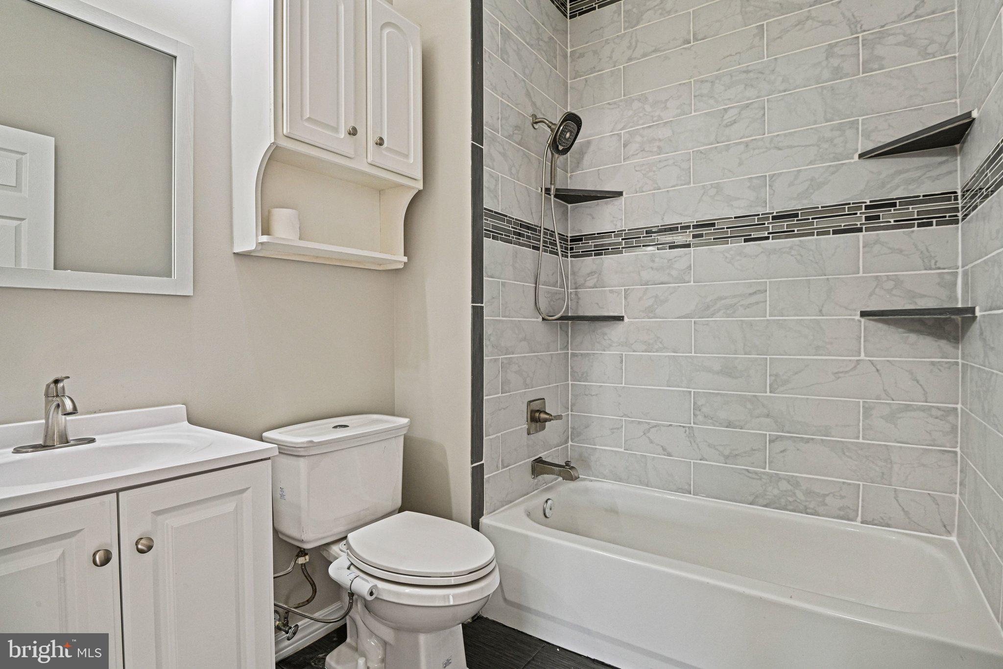PARKSIDE AT ASHBURN - Residential
